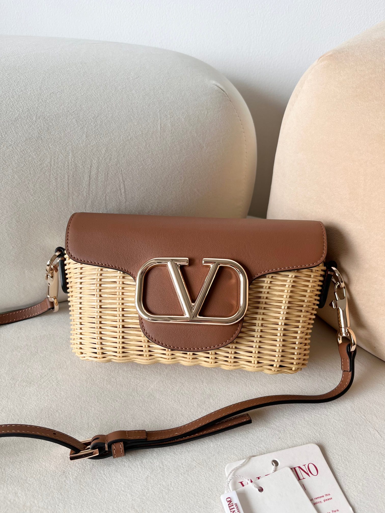 Bagsaaa Va1e*ntin0 Garavani VLogo Signature crossbody bag straw - 22cm
