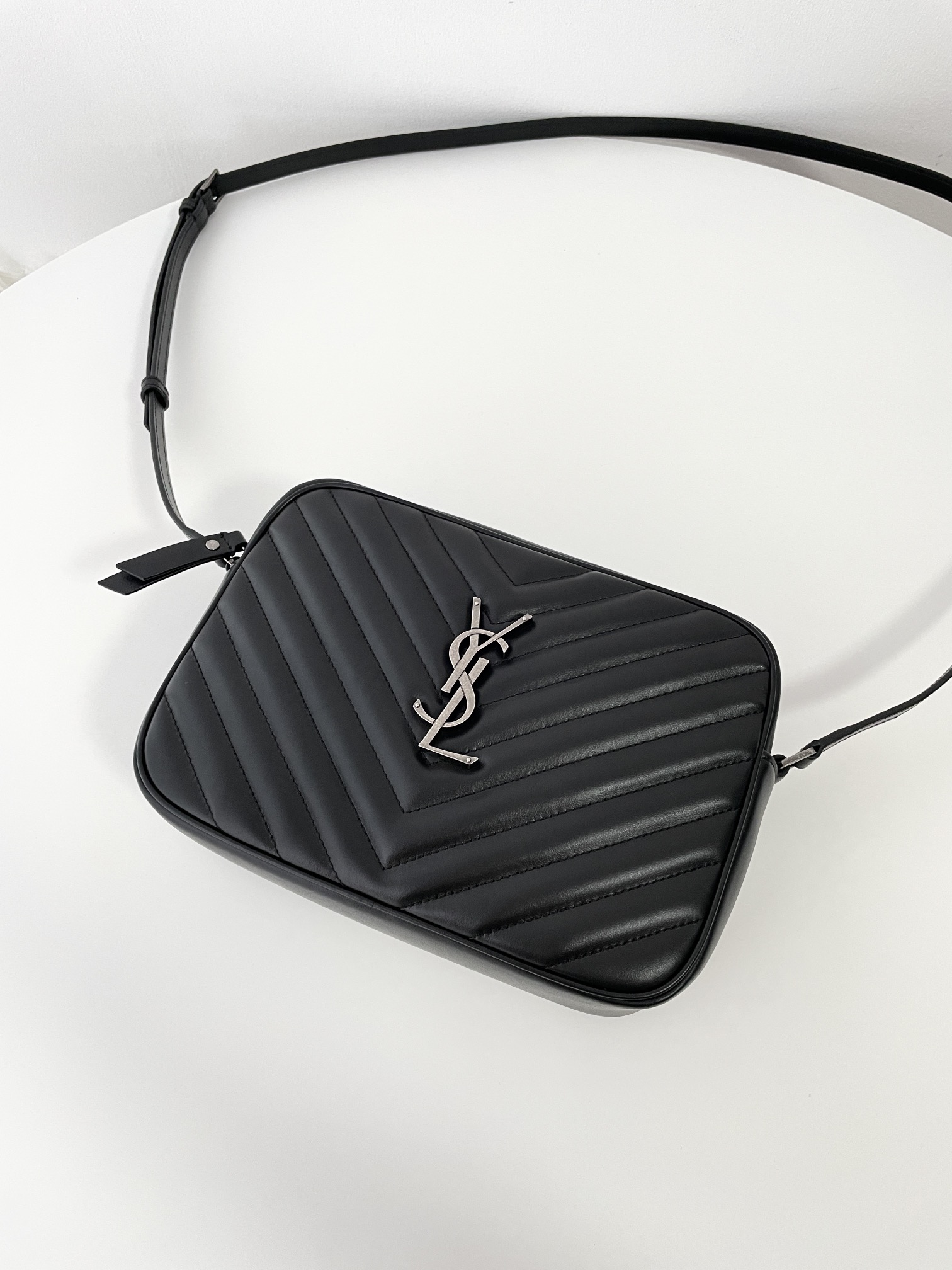 Bagsaaa Y51 lou camera bag in quilted leather 761554 black & silver - 23cm