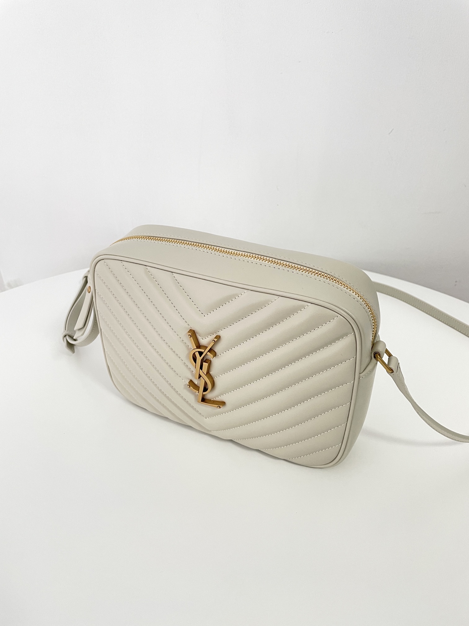 Bagsaaa Y51 lou camera bag in quilted leather 761554 white - 23cm