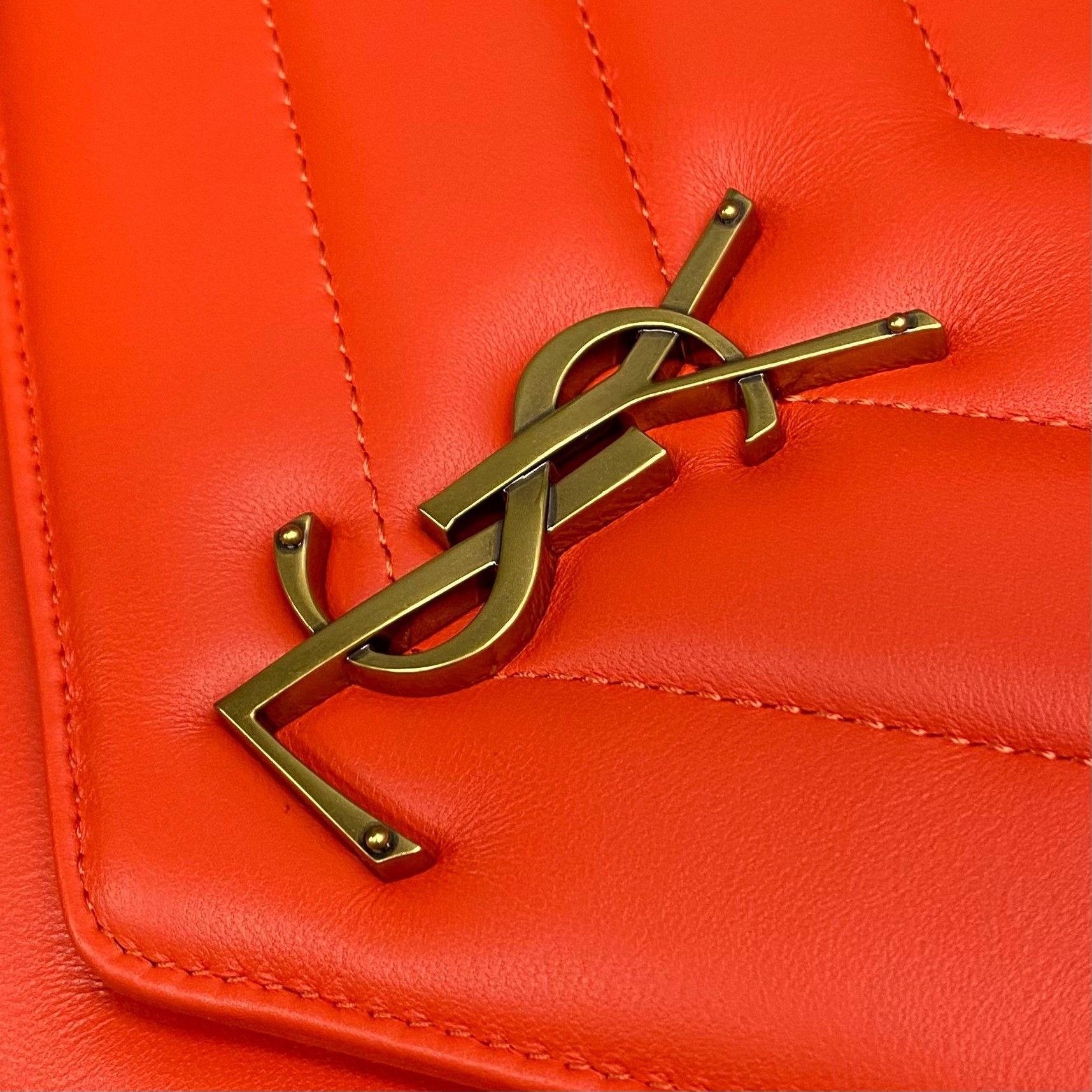 Bagsaaa Y51 Loulou Medium In Matelassé Lambskin 801439 Orange - 29 x 17 x 8 CM