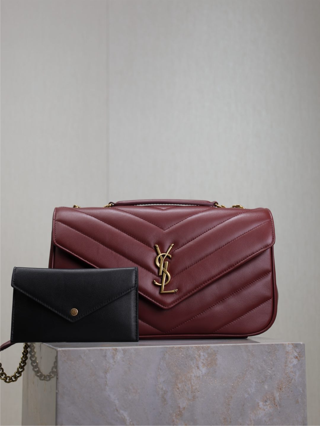 Bagsaaa Y51 Loulou Medium In Matelassé Lambskin 801439 Rouge Red - 29 x 17 x 8 CM