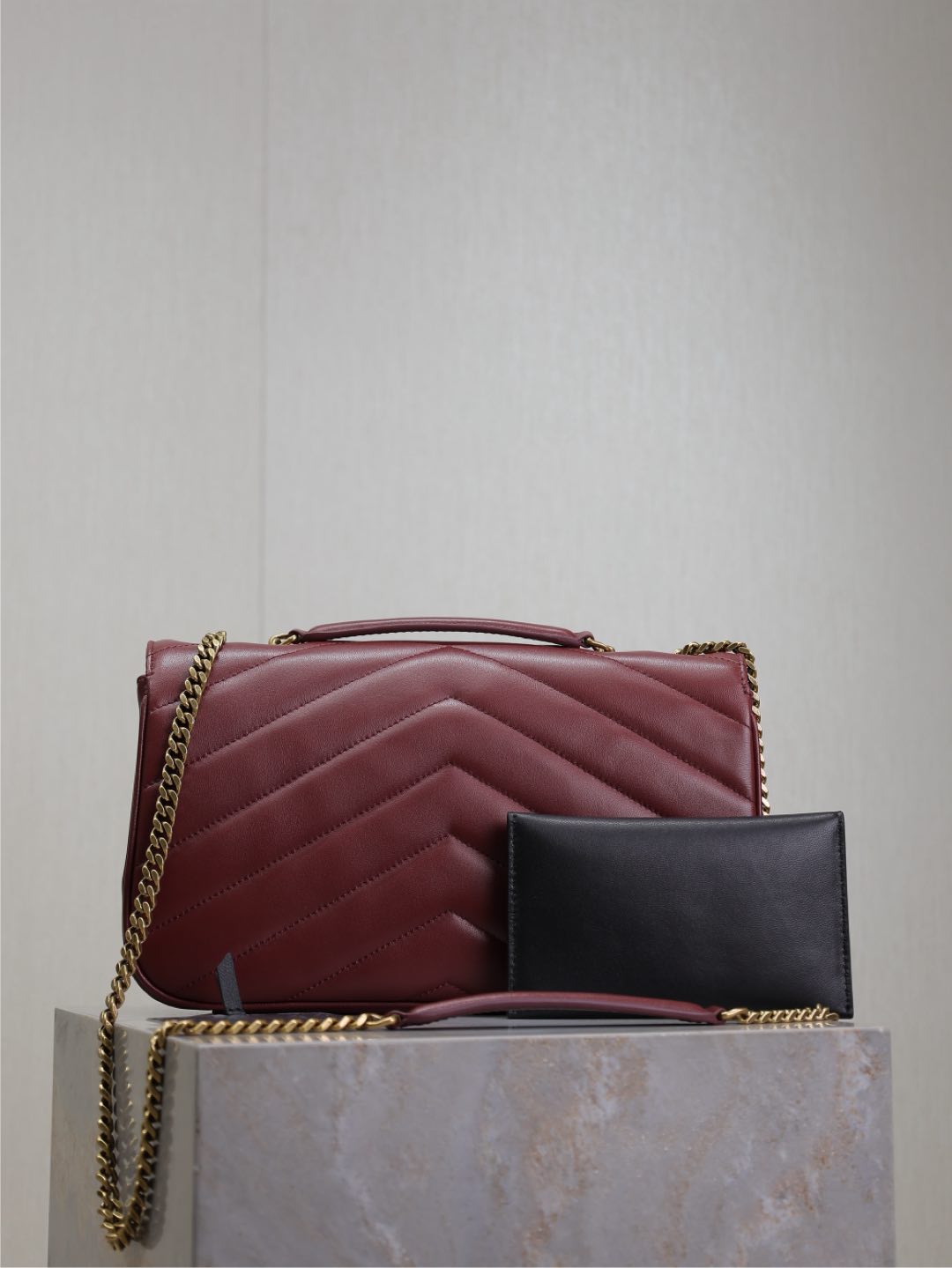 Bagsaaa Y51 Loulou Medium In Matelassé Lambskin 801439 Rouge Red - 29 x 17 x 8 CM