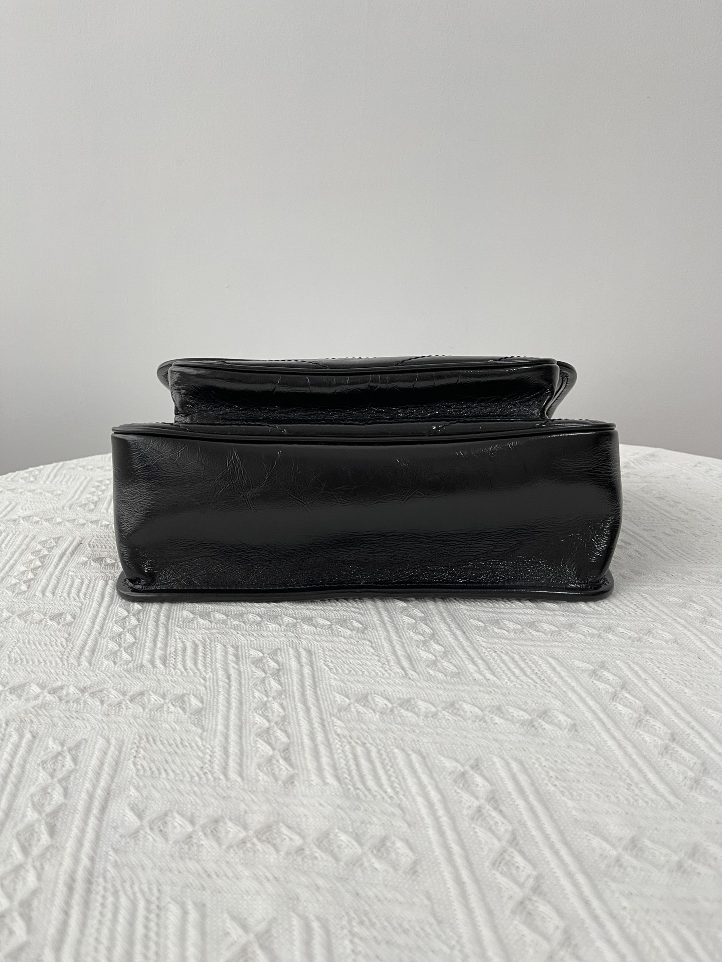 Bagsaaa Y51 niki medium in vintage leather 633158 black & gold - 28cm