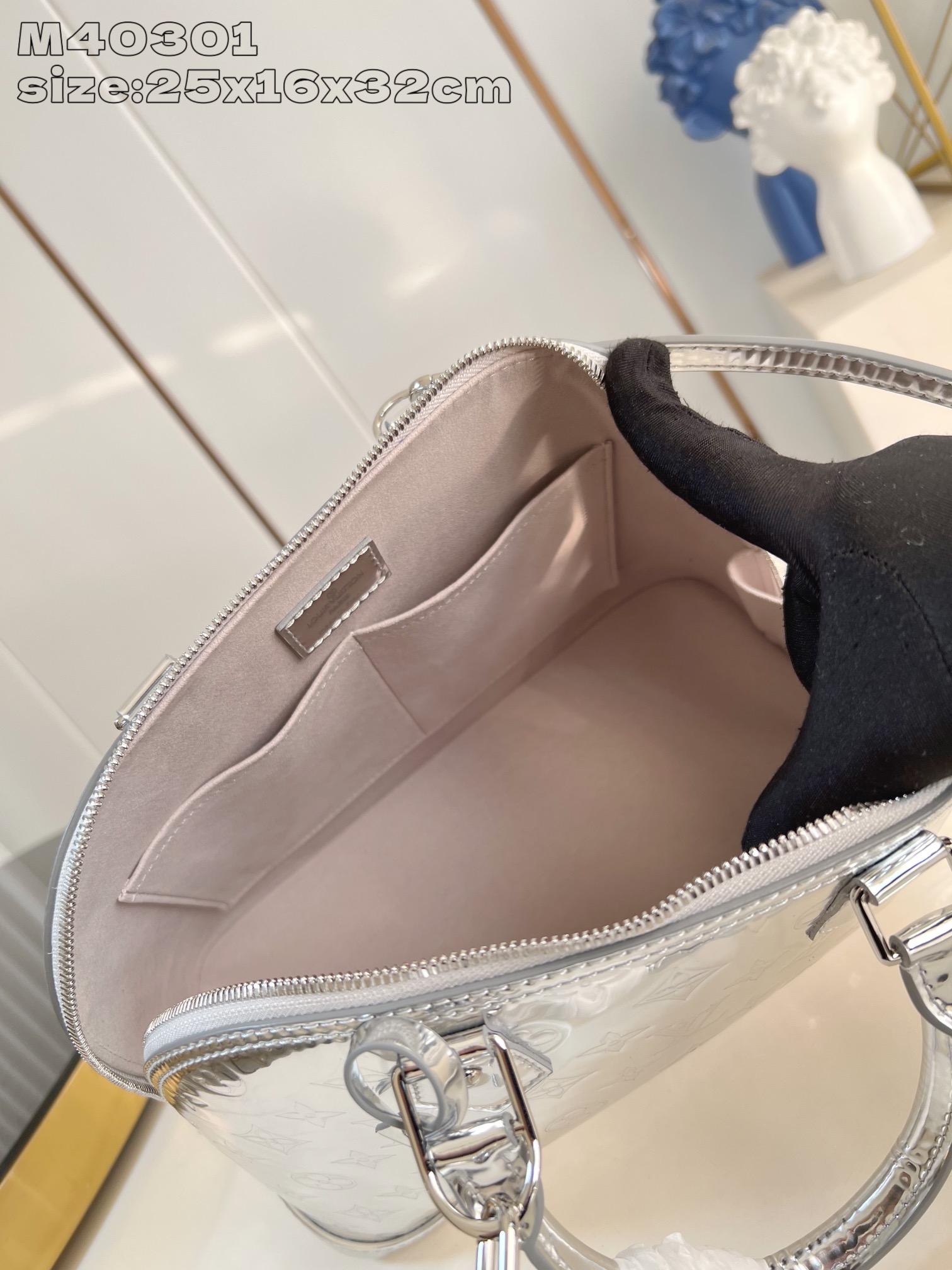 Bagsaaa L0vis Vvtt0n Alma PM Silver - 32cm