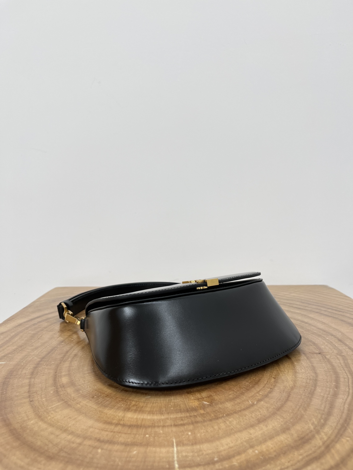 Bagsaaa Y51 voltaire top handle in box Sa1nt Lau*nt 800846 black - 21cm