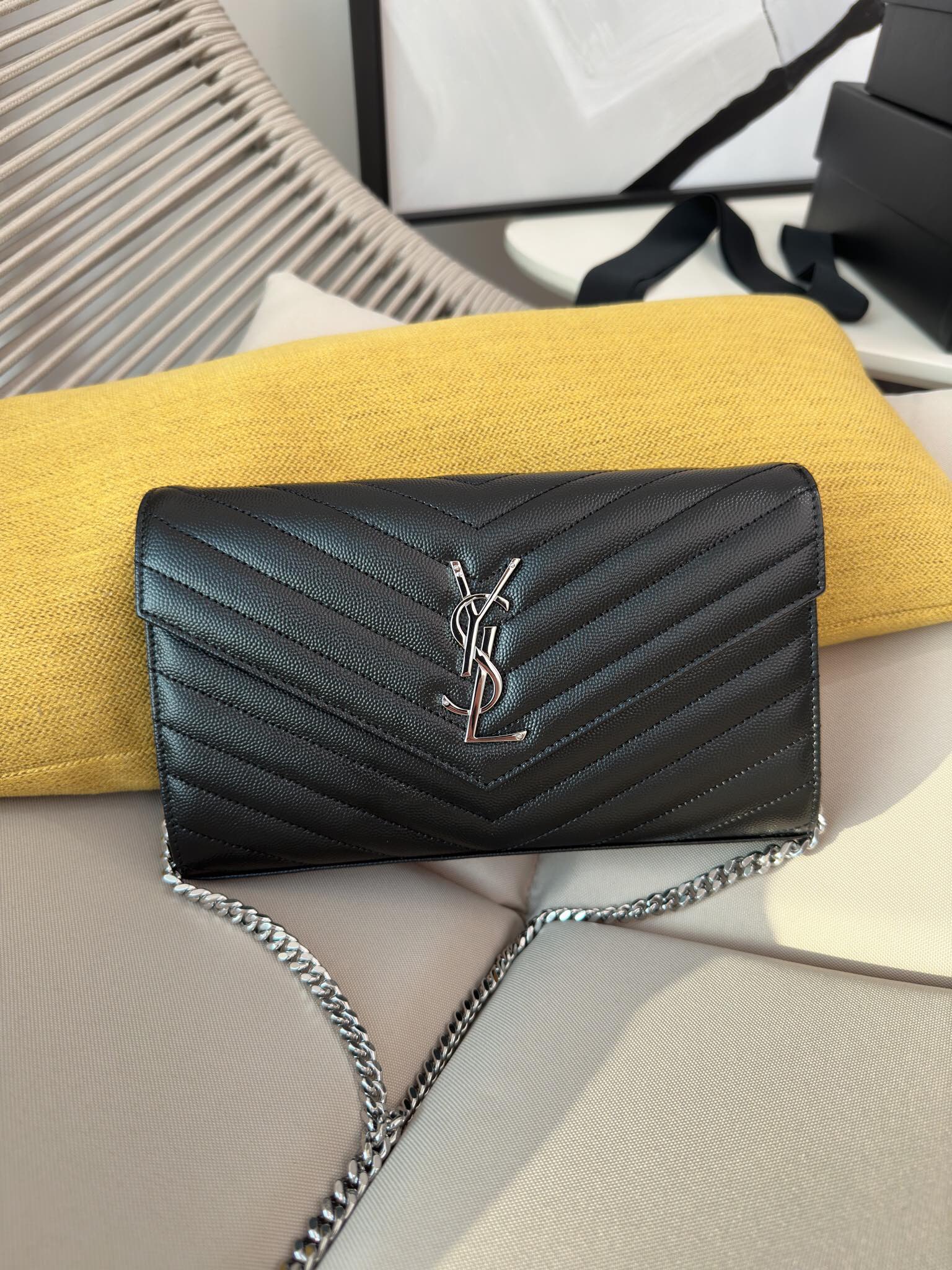 Bagsaaa Y51 classic cassandre chain wallet in grain de poudre leather 377828 black & silver - 22.5cm