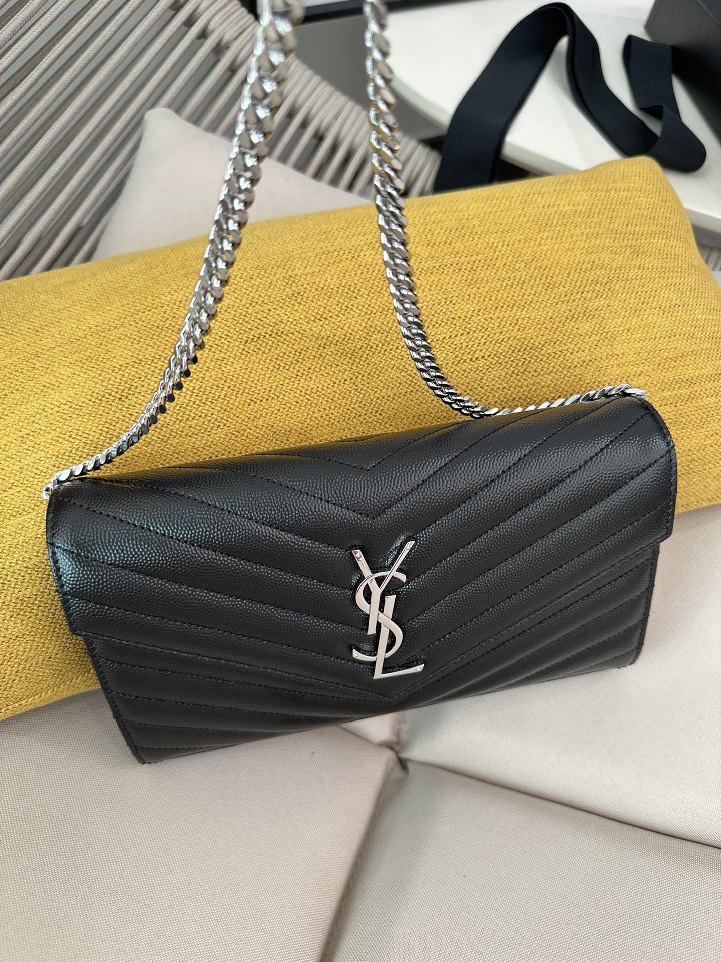 Bagsaaa Y51 classic cassandre chain wallet in grain de poudre leather 377828 black & silver - 22.5cm
