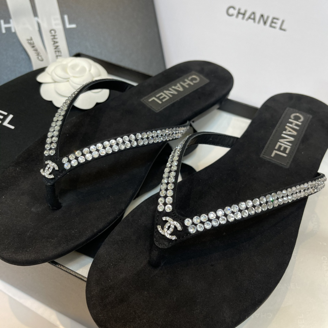 Bagsaaa Ch**el Thongs Suede Kidskin & Strass Black G46205