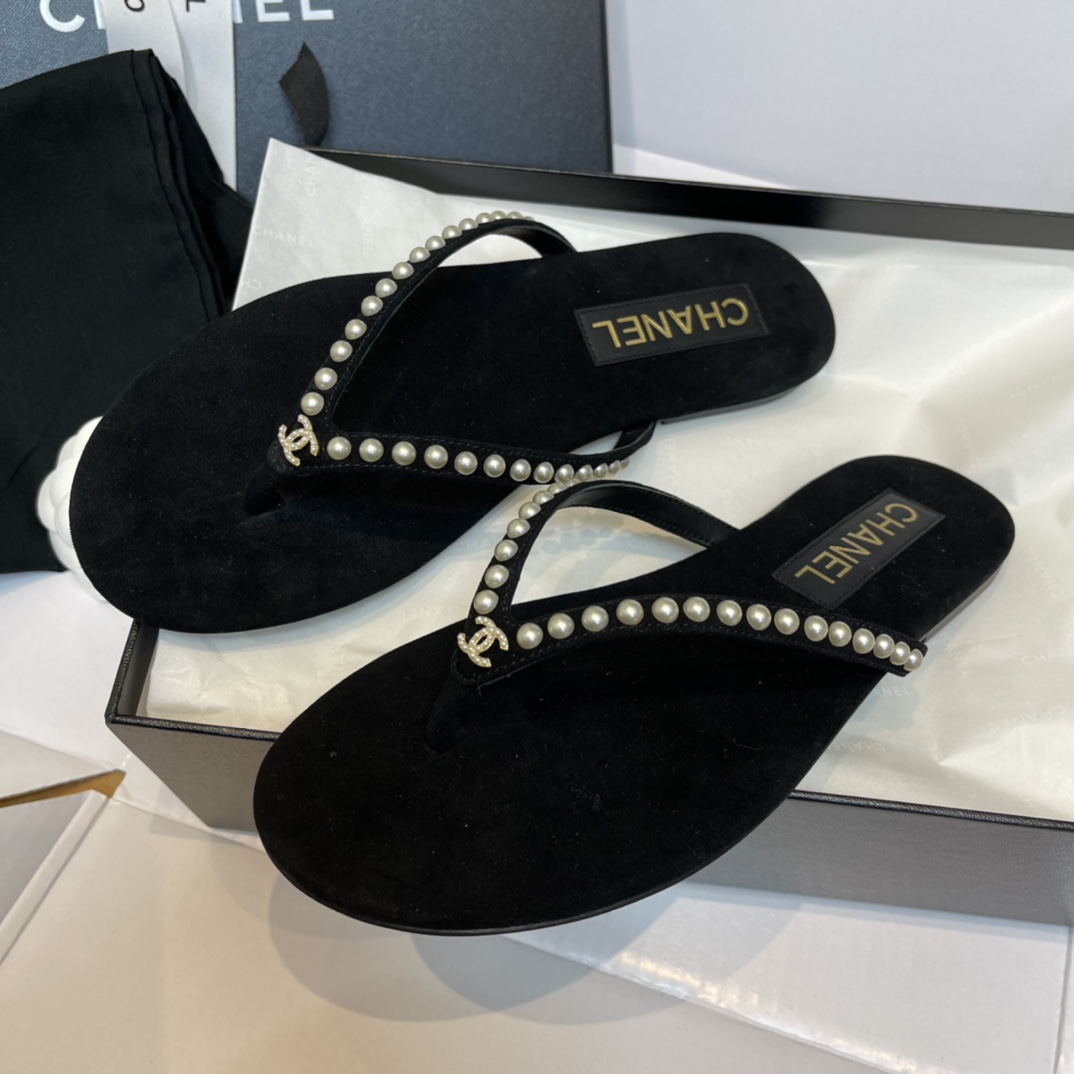 Bagsaaa Ch**el Thongs Suede Kidskin & Imitation Pearls Black G46205