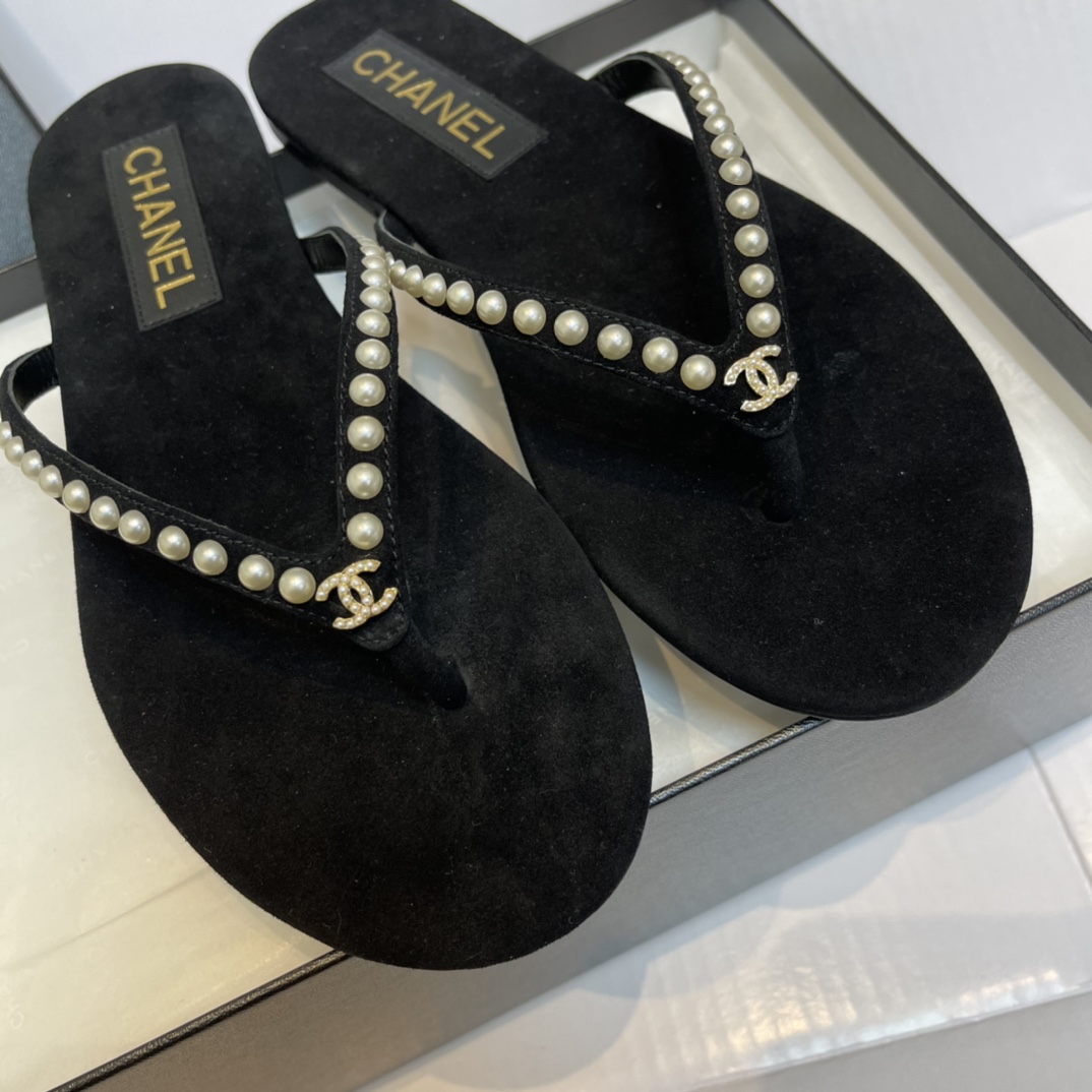 Bagsaaa Ch**el Thongs Suede Kidskin & Imitation Pearls Black G46205