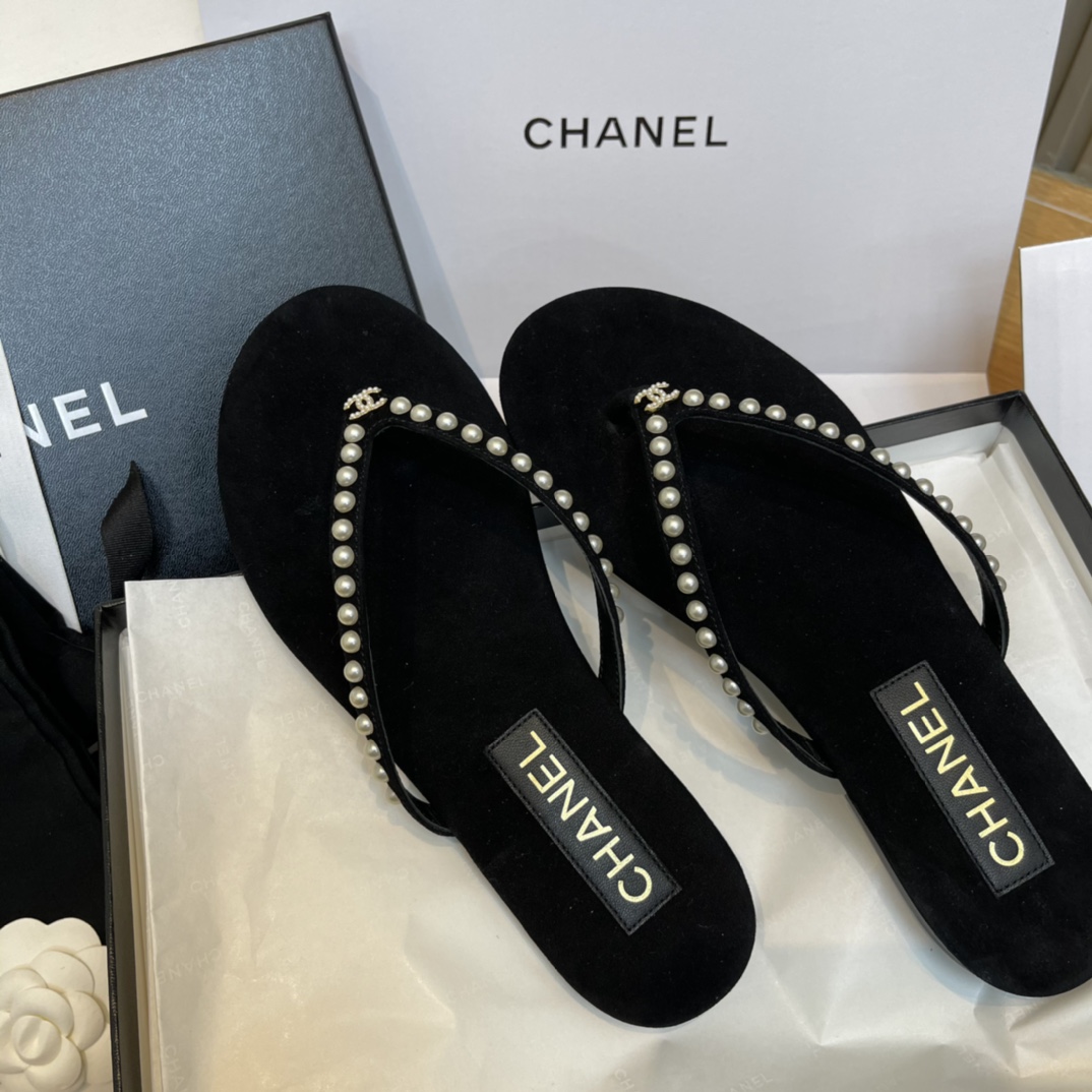 Bagsaaa Ch**el Thongs Suede Kidskin & Imitation Pearls Black G46205