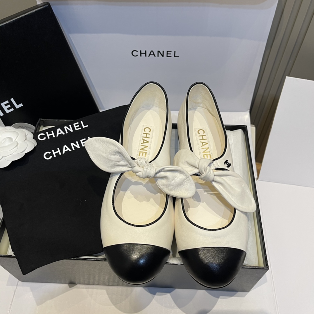Bagsaaa Ch**el Mary Janes White Lambskin G46149