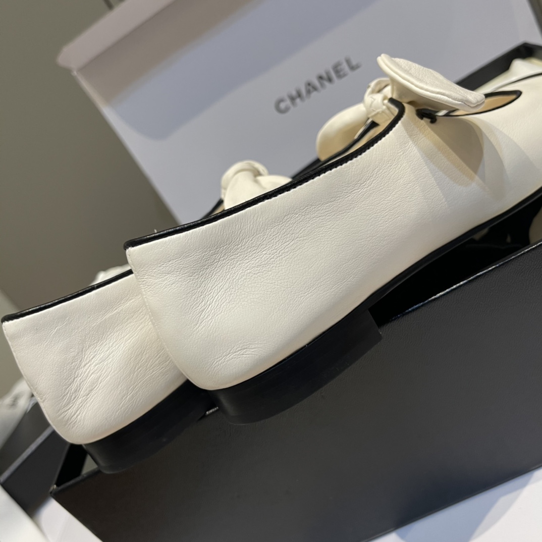 Bagsaaa Ch**el Mary Janes White Lambskin G46149