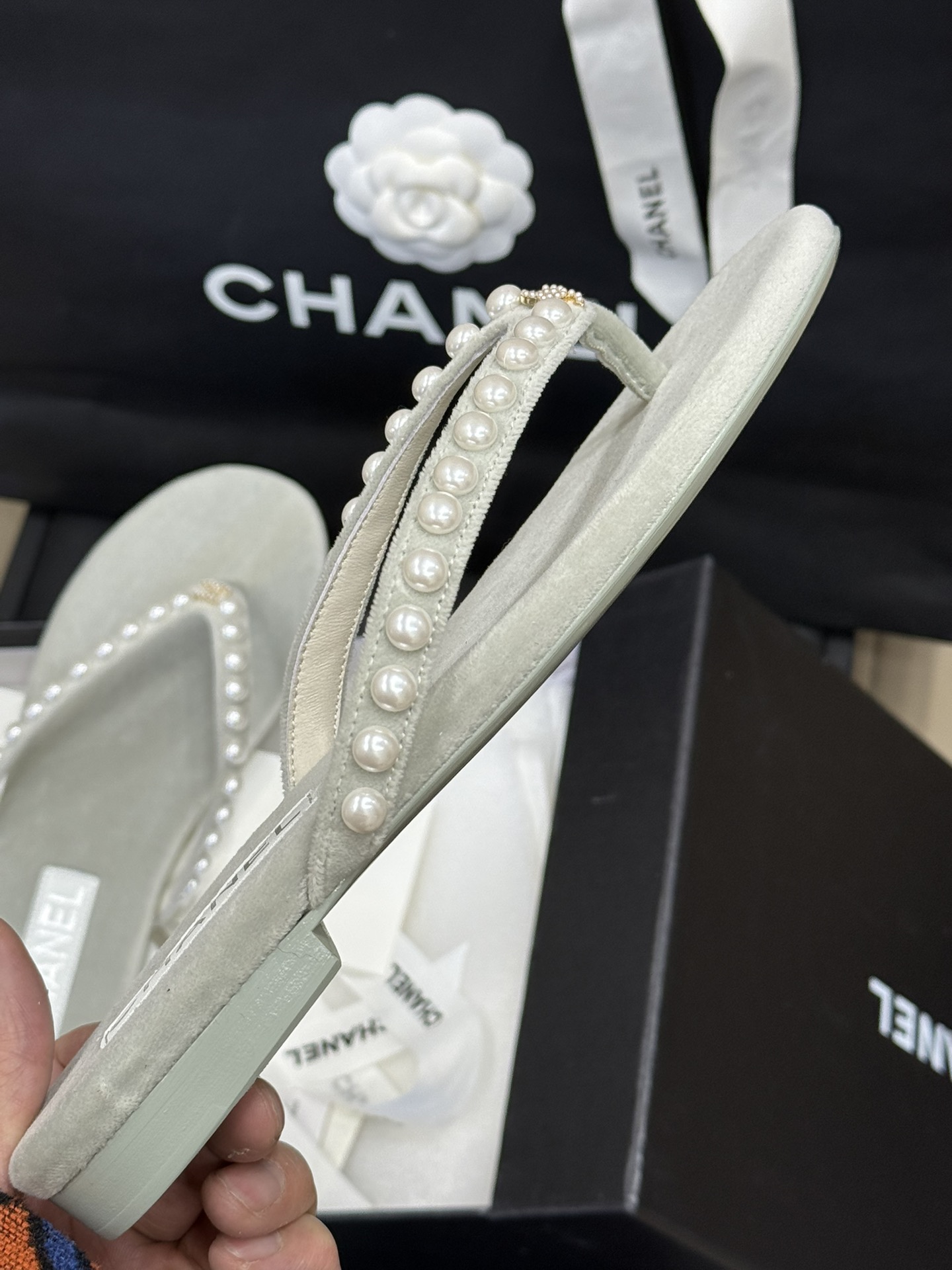 Bagsaaa Ch**el Thongs Suede Kidskin & Imitation Pearls Gray G46205
