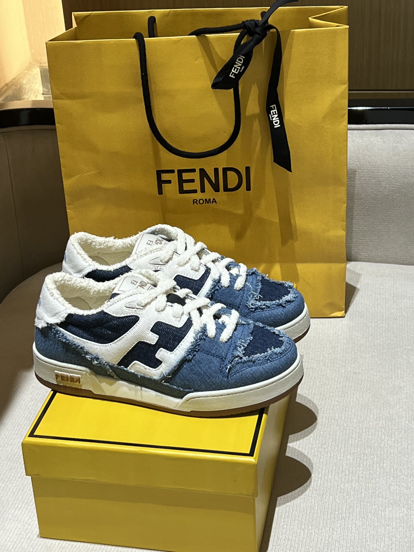 Bagsaaa F**di Match sneaker Low-top sneaker in blue denim
