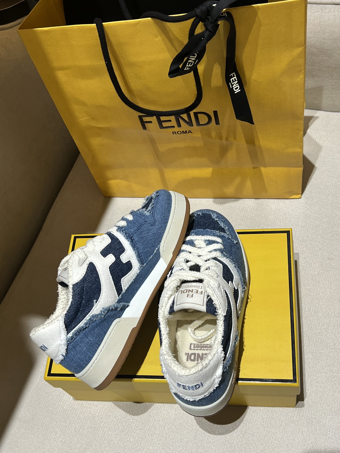 Bagsaaa F**di Match sneaker Low-top sneaker in blue denim