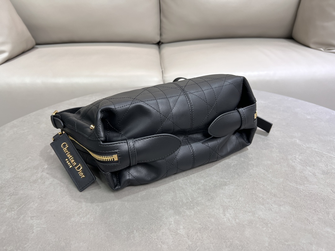 Bagsaaa D10r Small D-Journey Bag in Shiny Goatskin Black Flat Macrocannage - 25.5cm