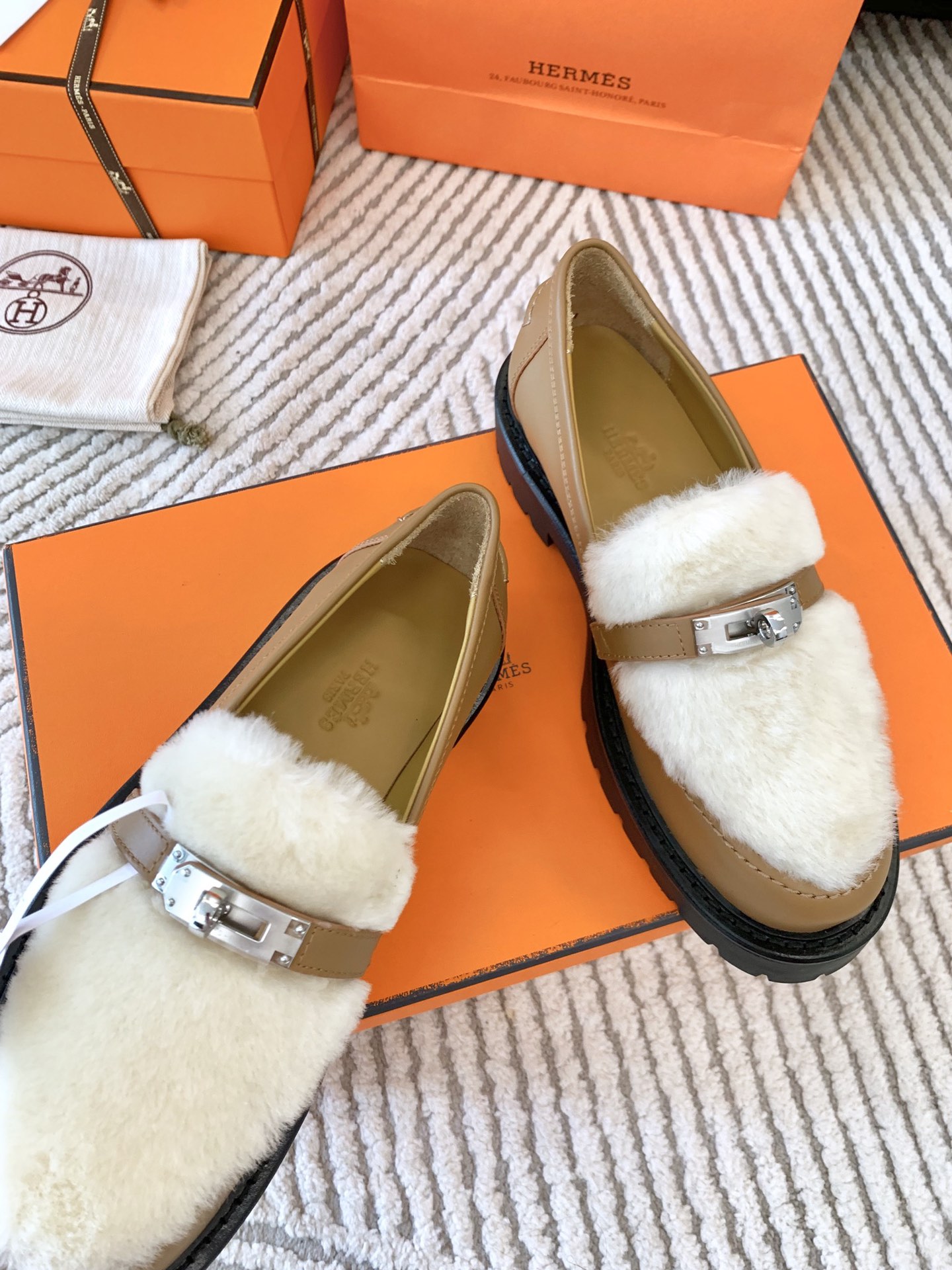 Bagsaaa H**me5 Icone loafer brown