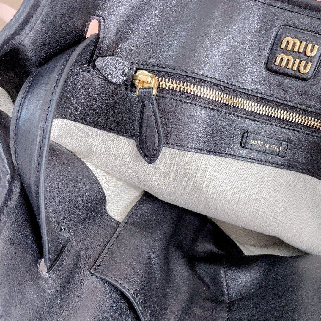 Bagsaaa M1um1u Aventure nappa leather bag 5BG291 black - 40cm