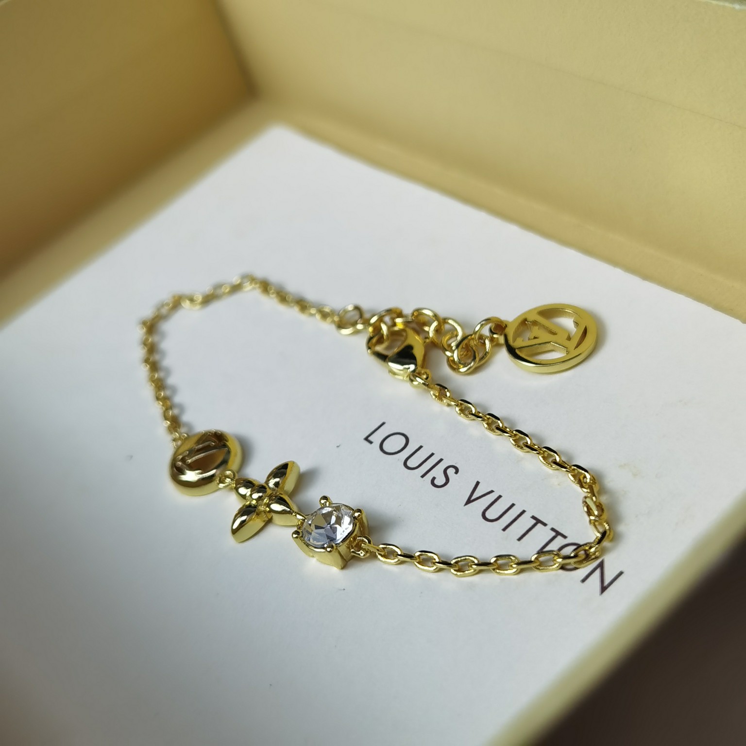 Bagsaaa L0vis Vvtt0n M00374 Petit L0vis Bracelet