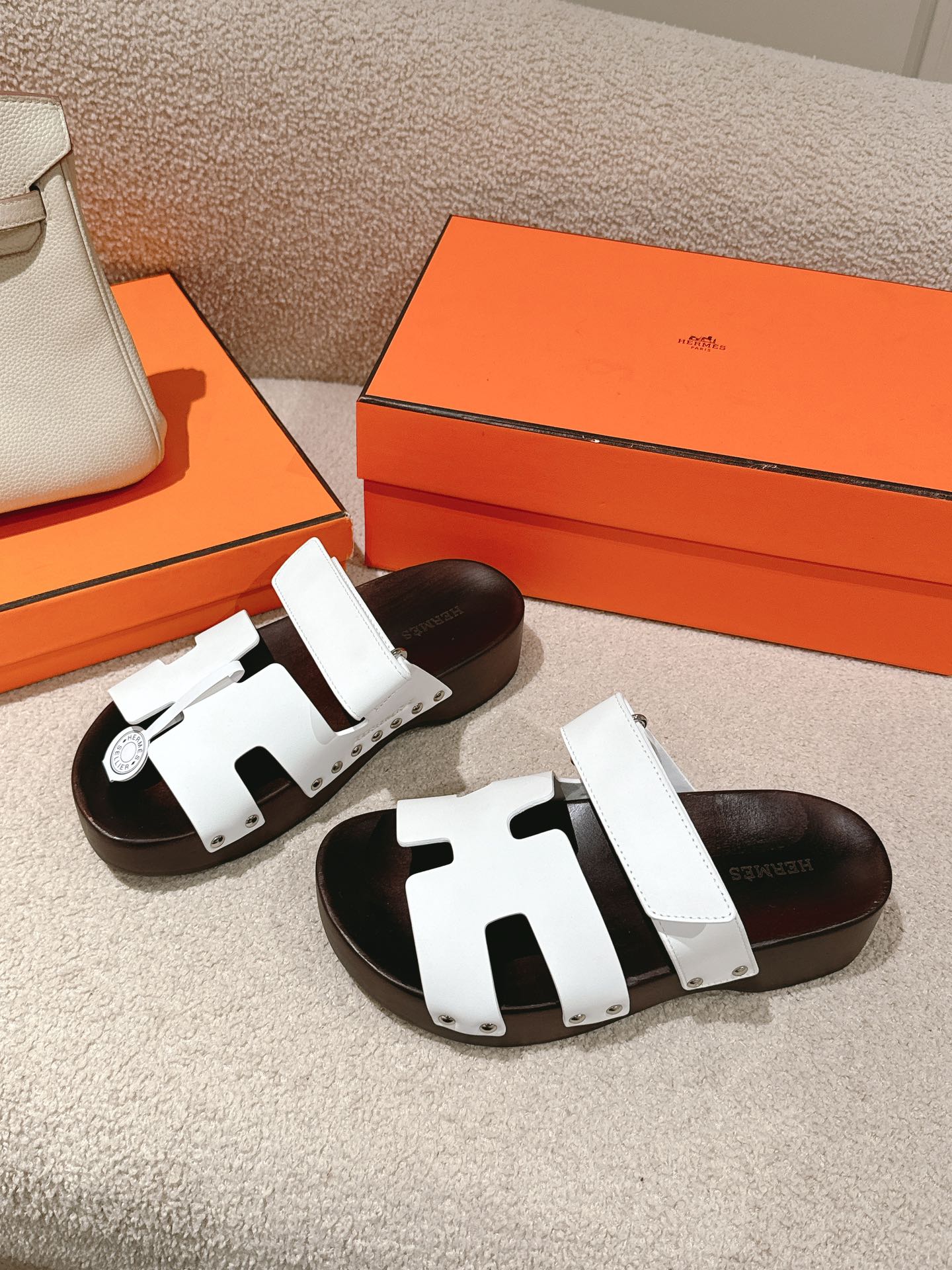Bagsaaa H**me5 Kos clog white