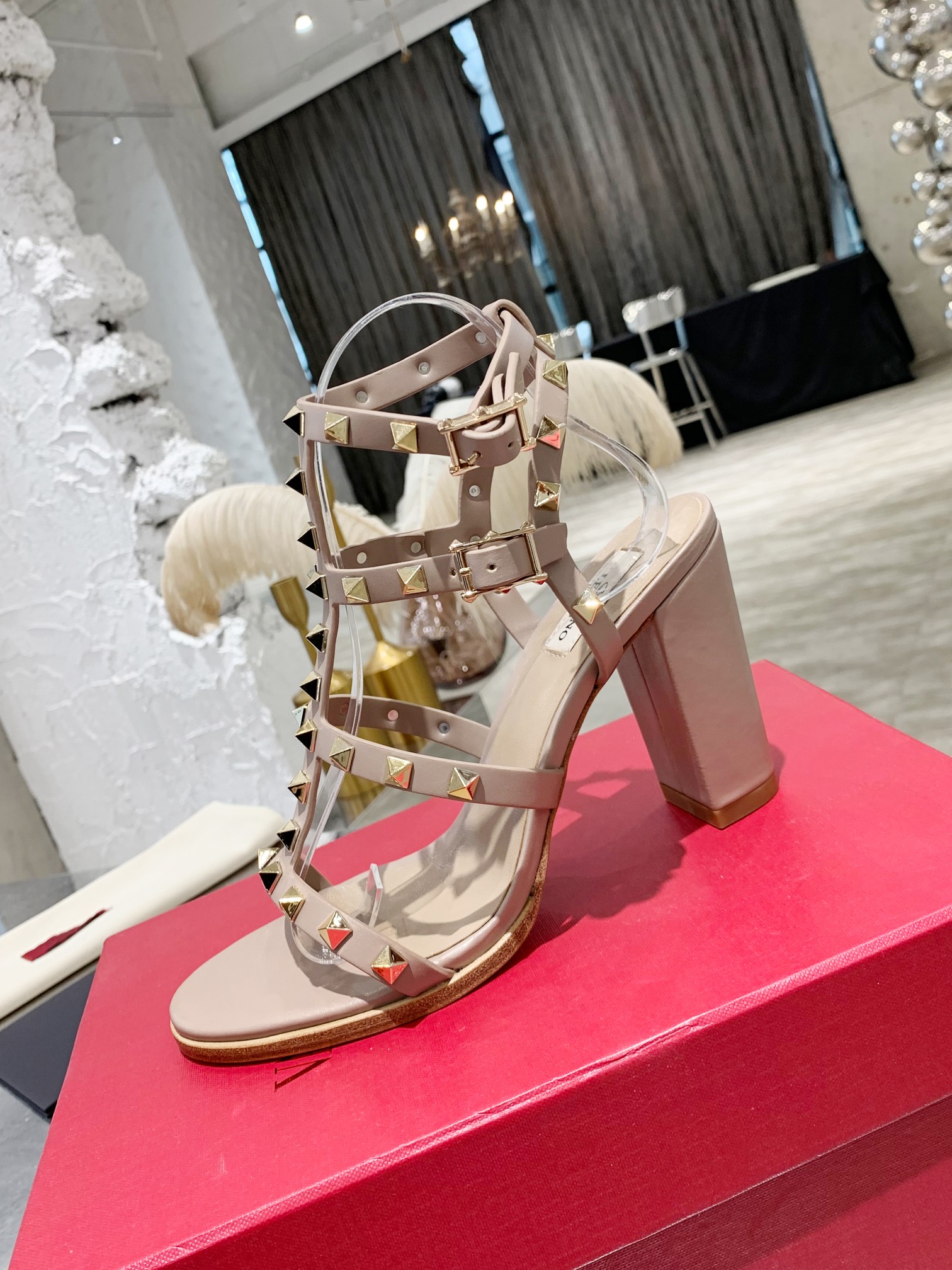 Bagsaaa Va1e*ntin0 Rockstud Ankle Strap Sandal 9cm Nude & Gold