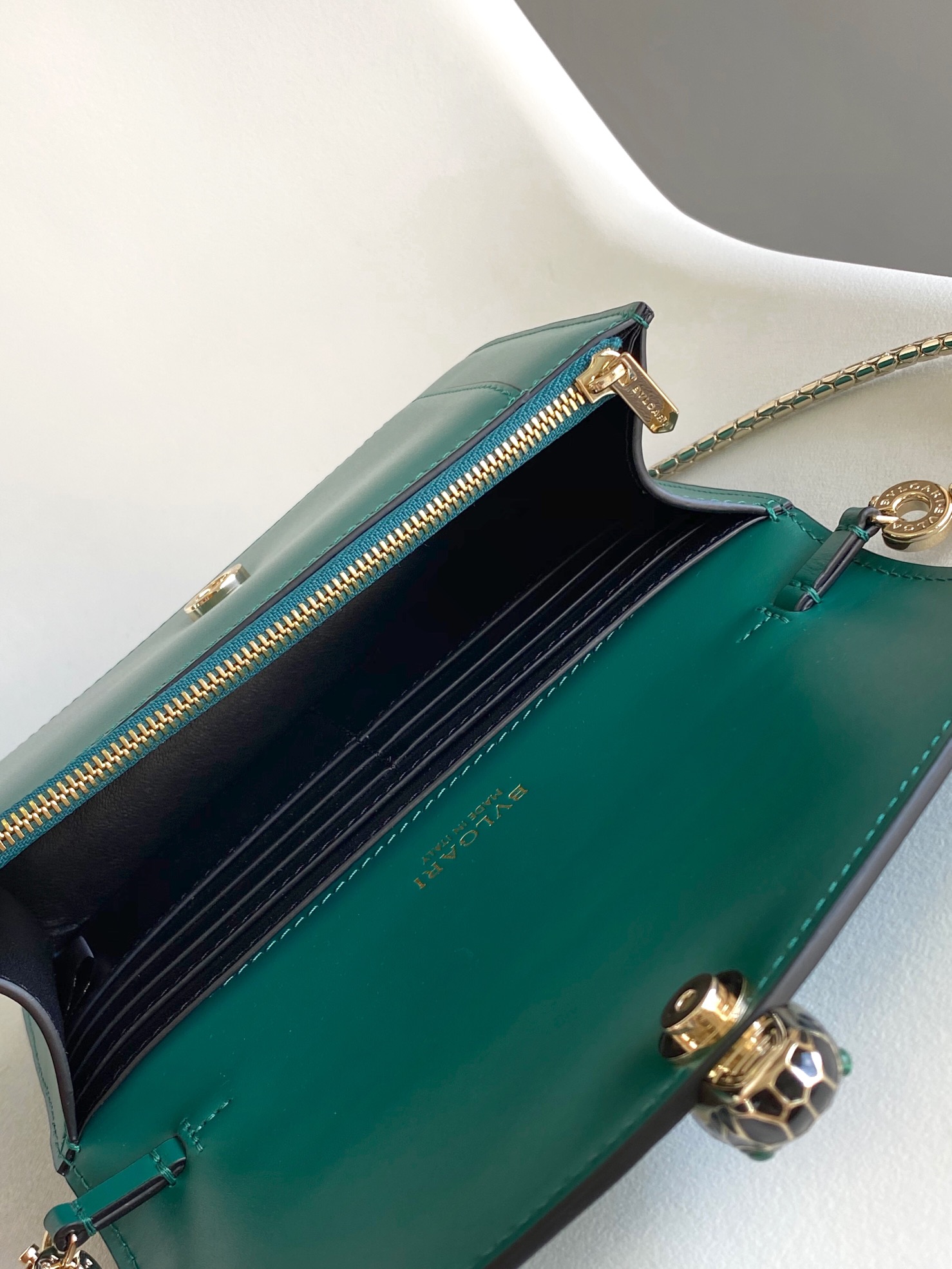 Bagsaaa Bv1g*ai Serpenti Forever Chain Wallet Green - 20cm