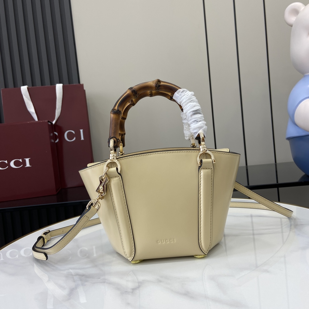 Bagsaaa Gvc*1 Mini bamboo top handle tote bag 805832 beige - 27x14x11.5cm