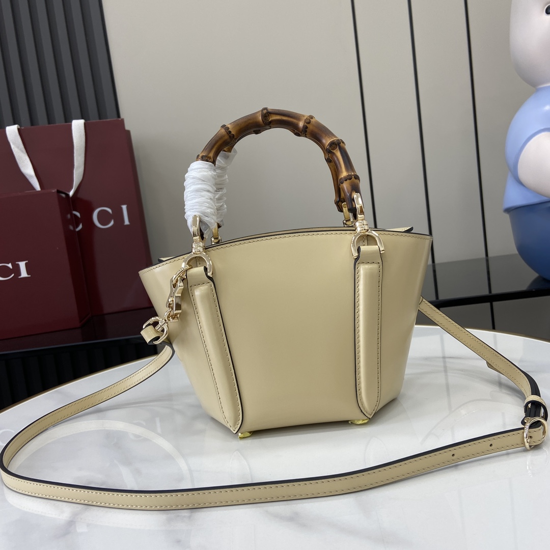 Bagsaaa Gvc*1 Mini bamboo top handle tote bag 805832 beige - 27x14x11.5cm