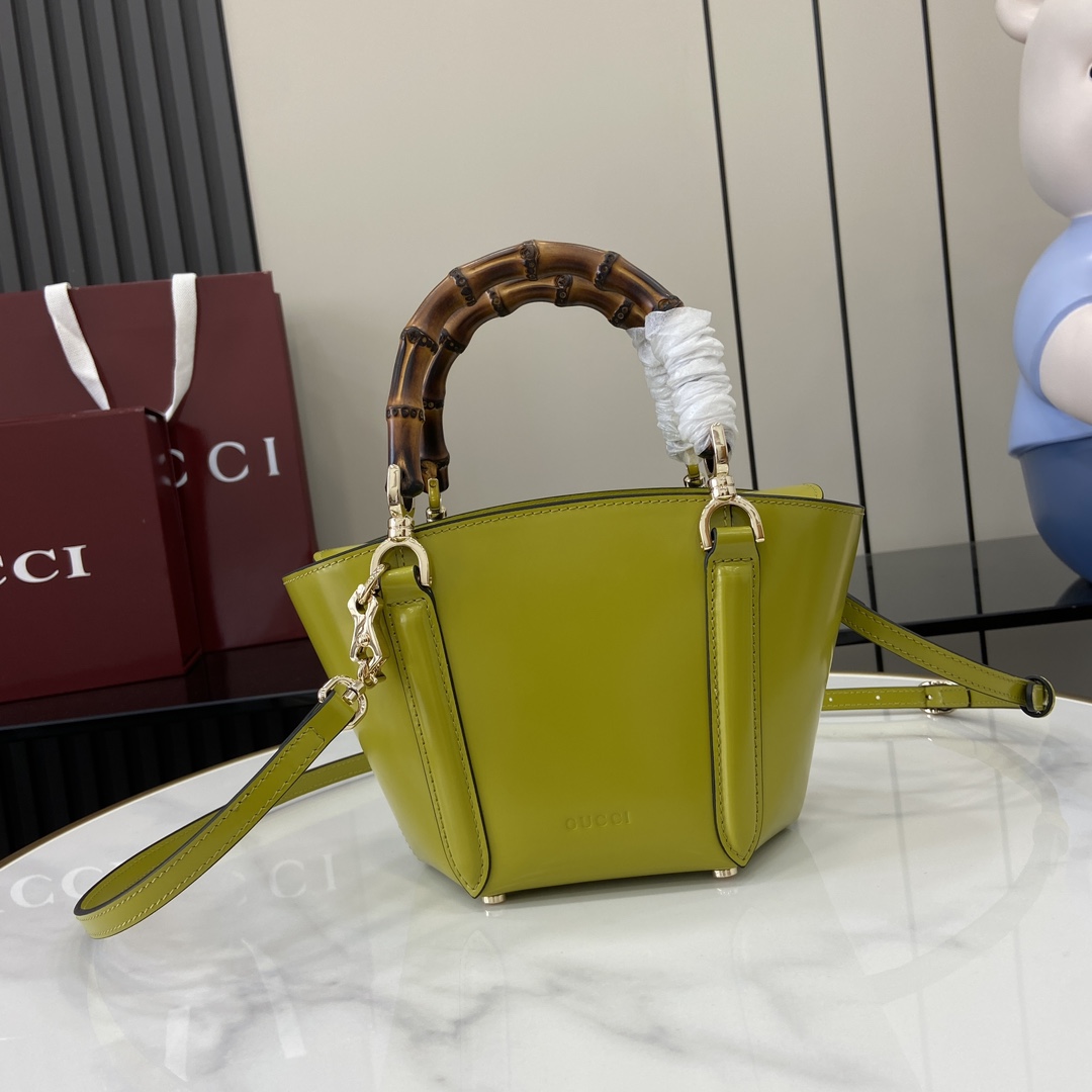 Bagsaaa Gvc*1 Mini bamboo top handle tote bag 805832 green - 27x14x11.5cm
