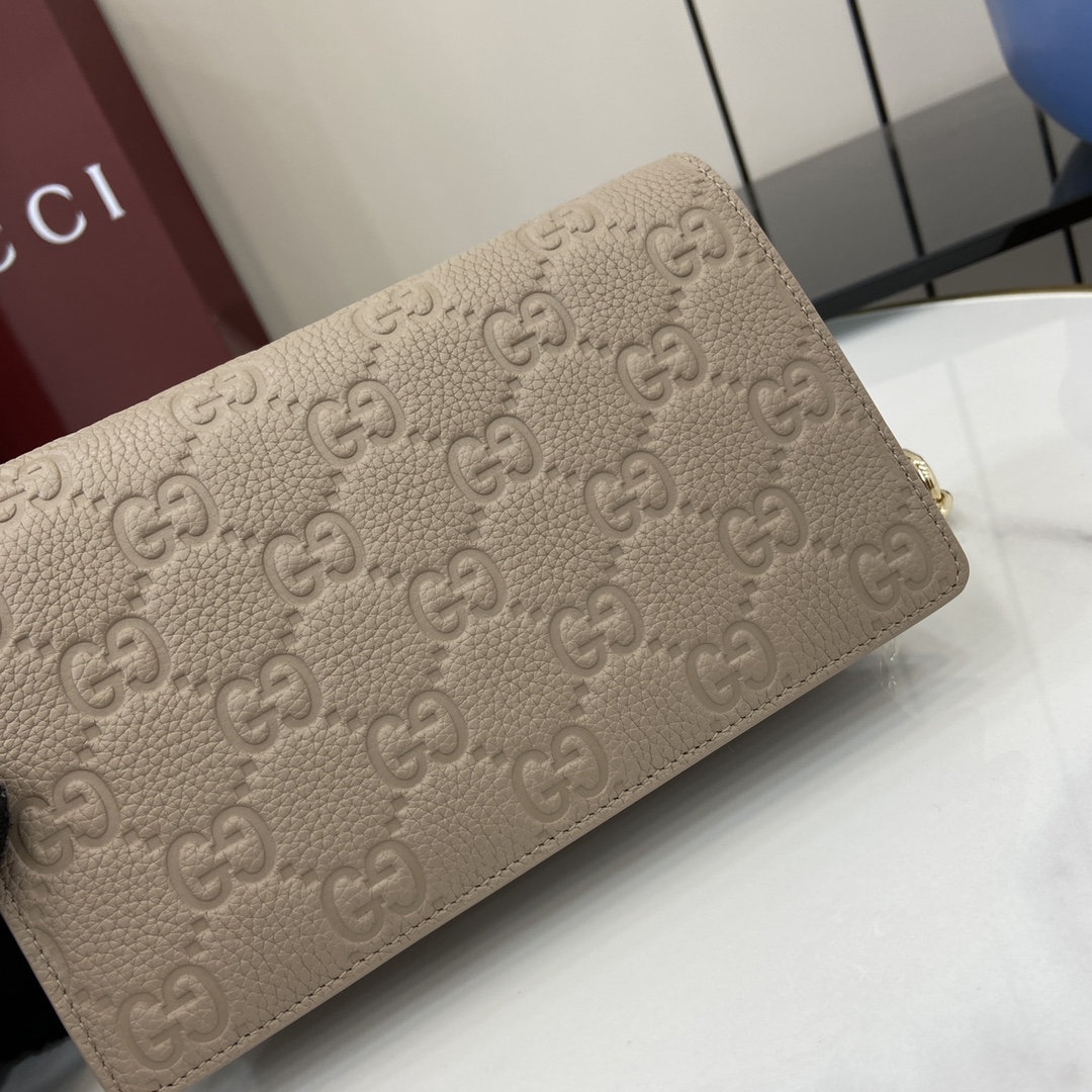 Bagsaaa Gvc*1 GG Emblem S*per mini shoulder bag 818705 taupe - 20 x 12.5 x 4 cm