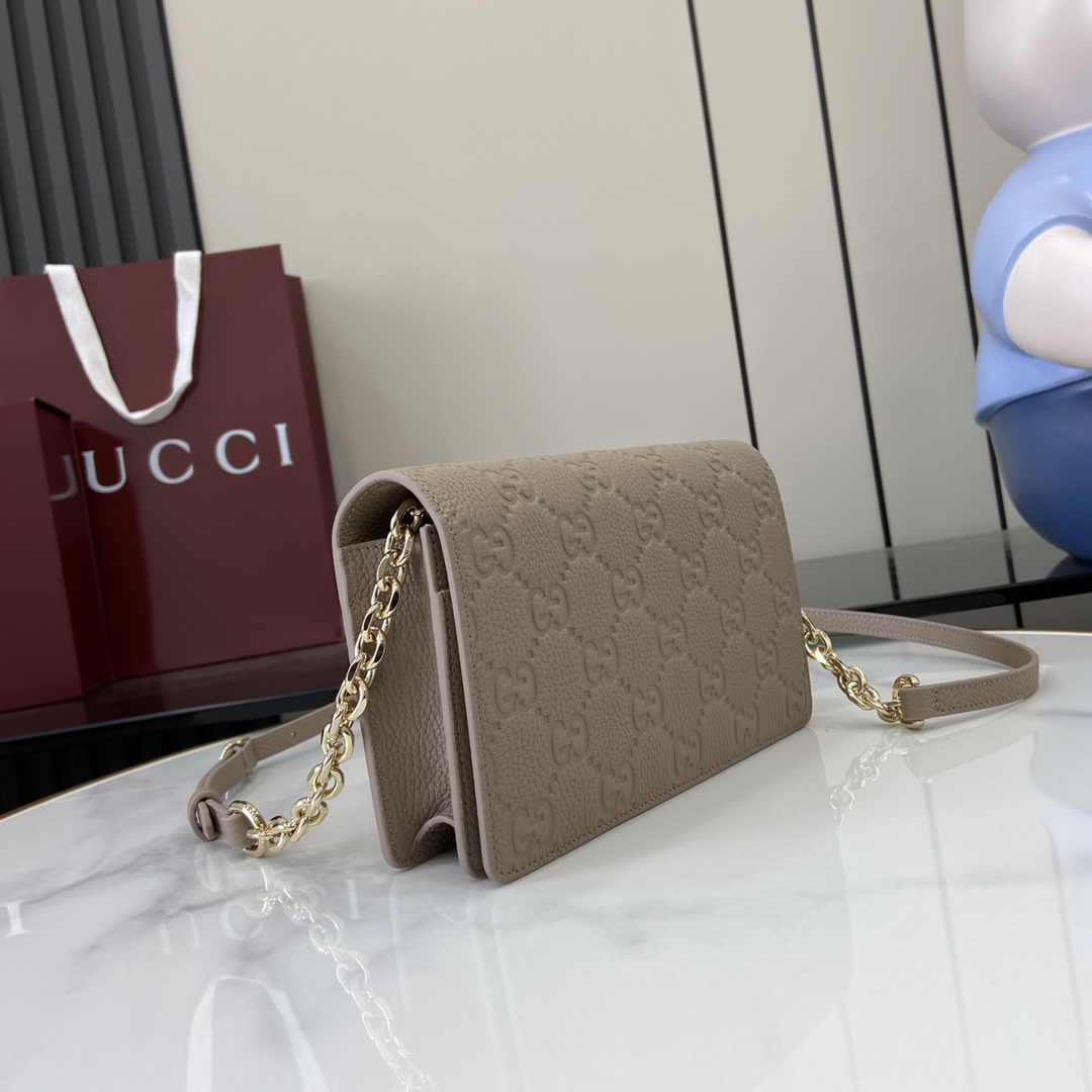 Bagsaaa Gvc*1 GG Emblem S*per mini shoulder bag 818705 taupe - 20 x 12.5 x 4 cm