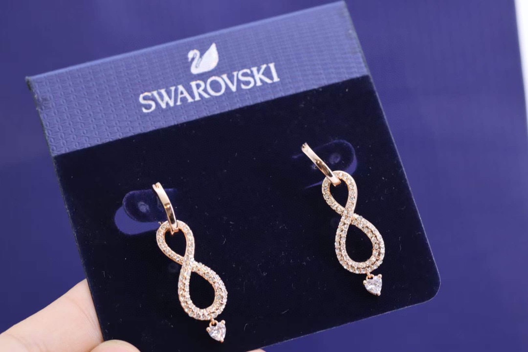 Bagsaaa Swarovski Earrings 01