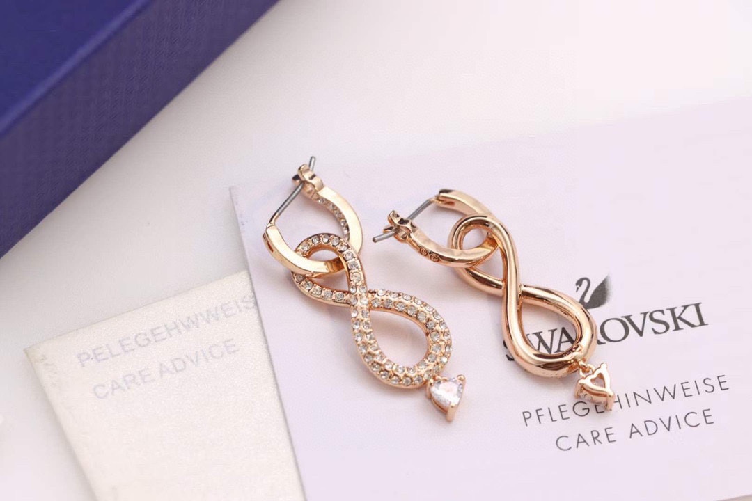 Bagsaaa Swarovski Earrings 01