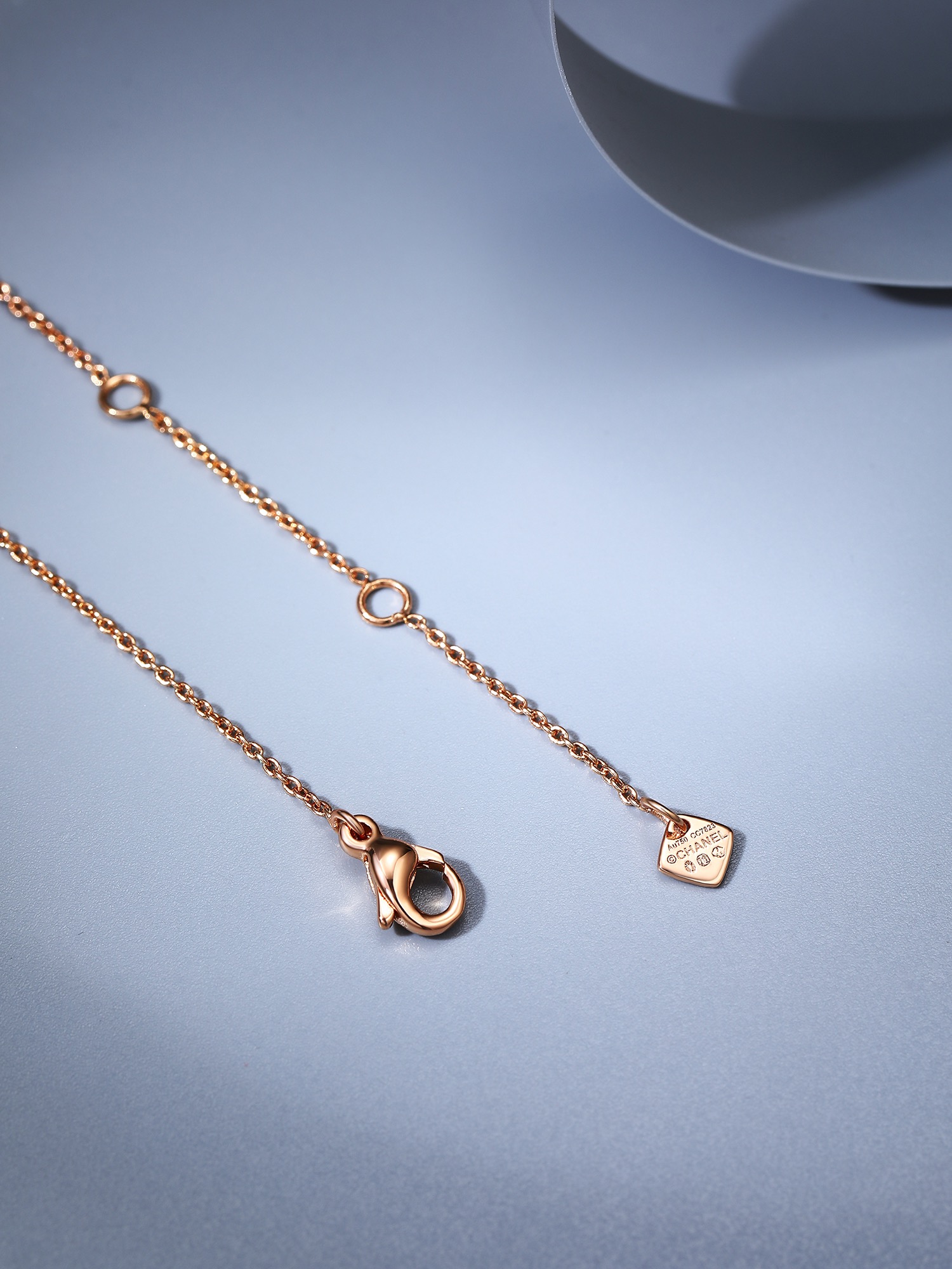 Bagsaaa Ch**el Coco Crush Bracelet Rose Gold 01
