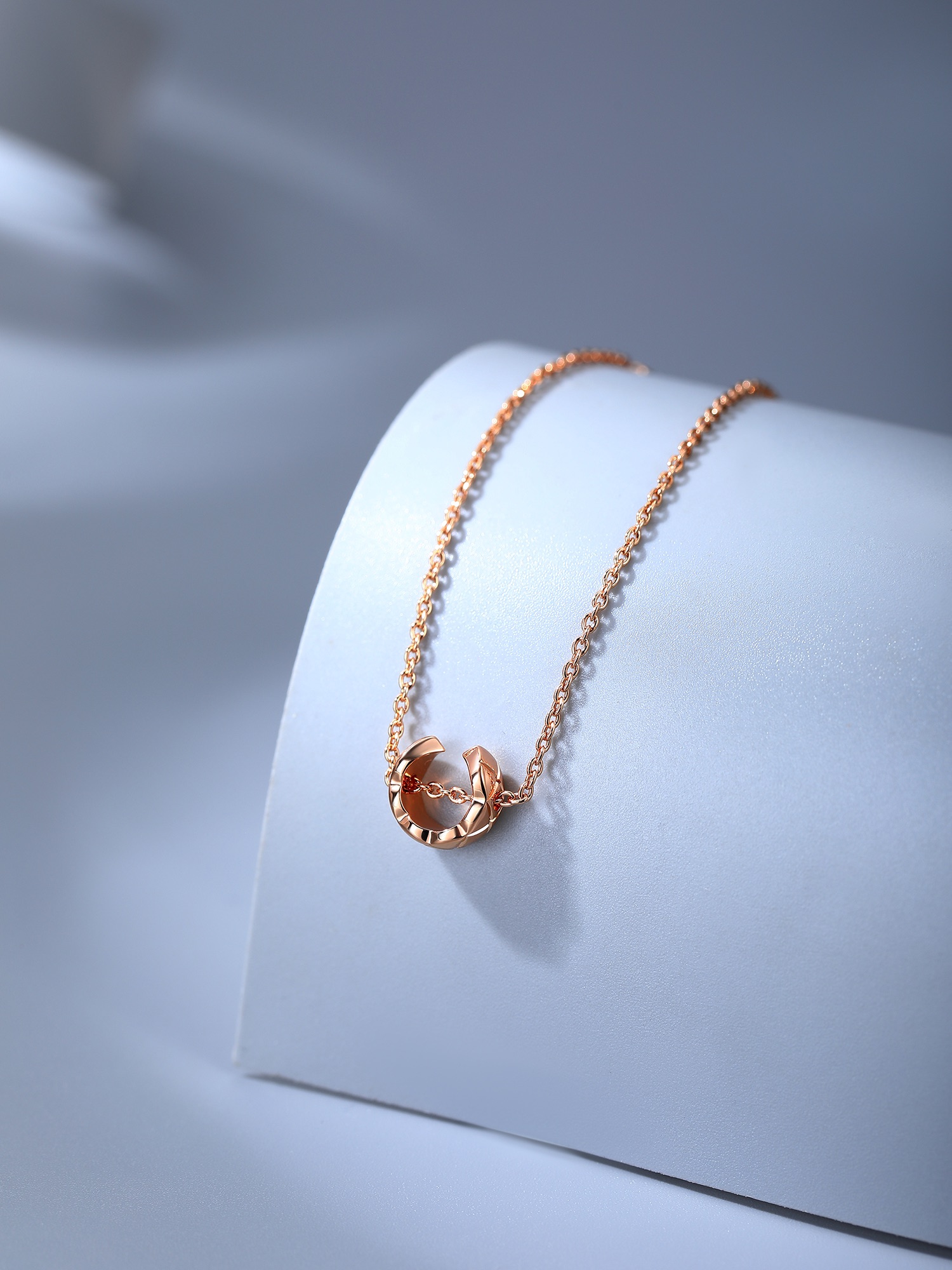 Bagsaaa Ch**el Coco Crush Bracelet Rose Gold 01