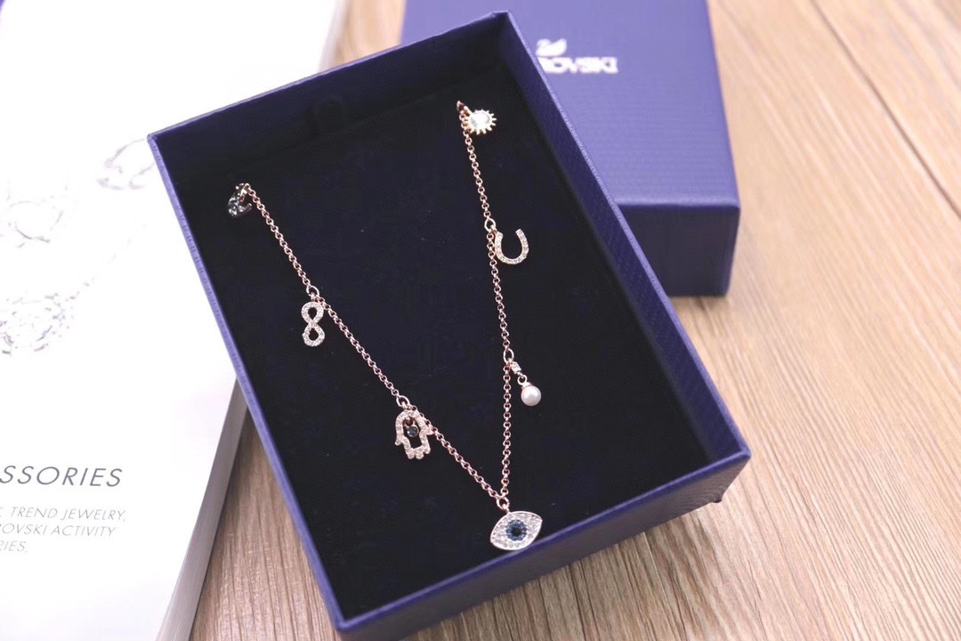 Bagsaaa Swarovski Necklace 02