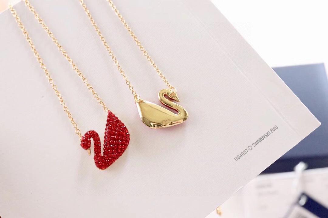 Bagsaaa Swarovski Red Swan