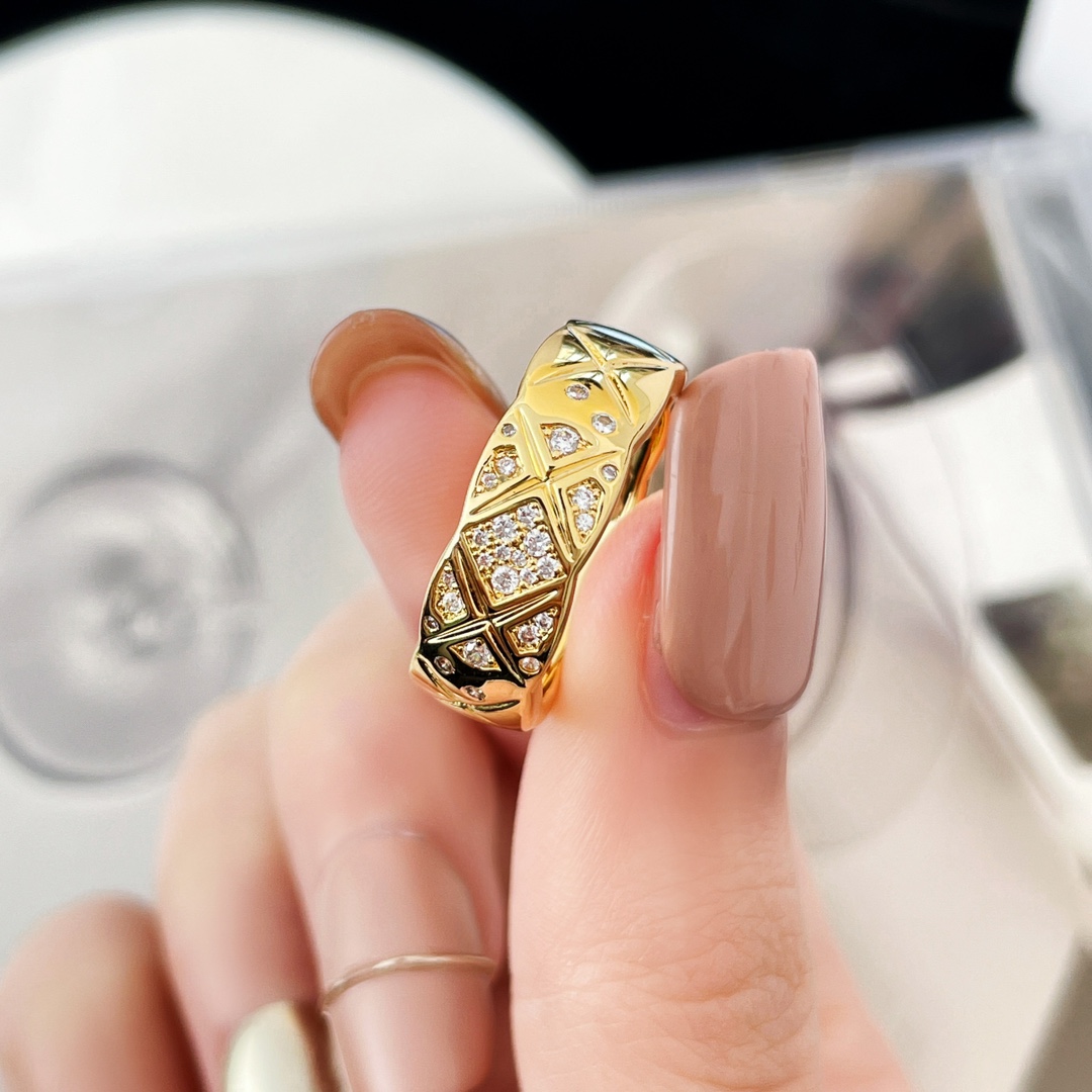 Bagsaaa Ch**el Coco Crush Ring 01