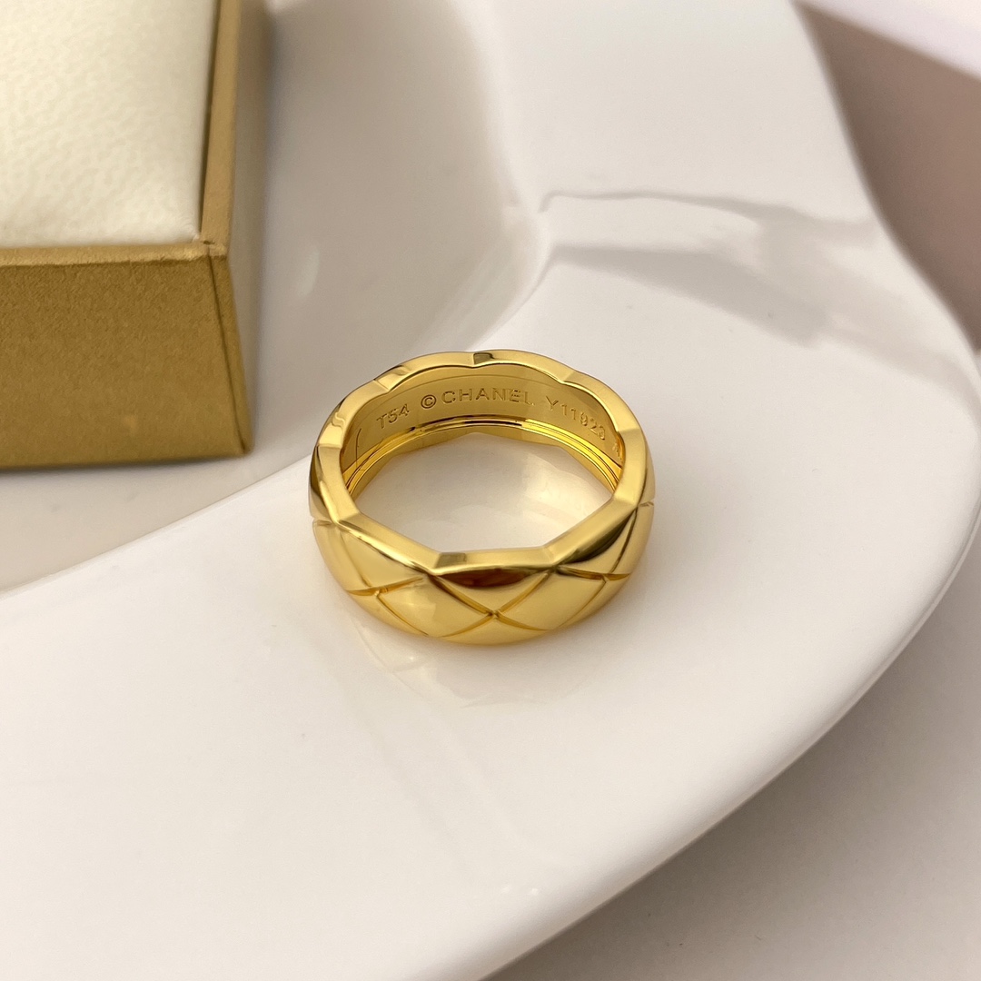 Bagsaaa Ch**el Coco Crush Ring 02