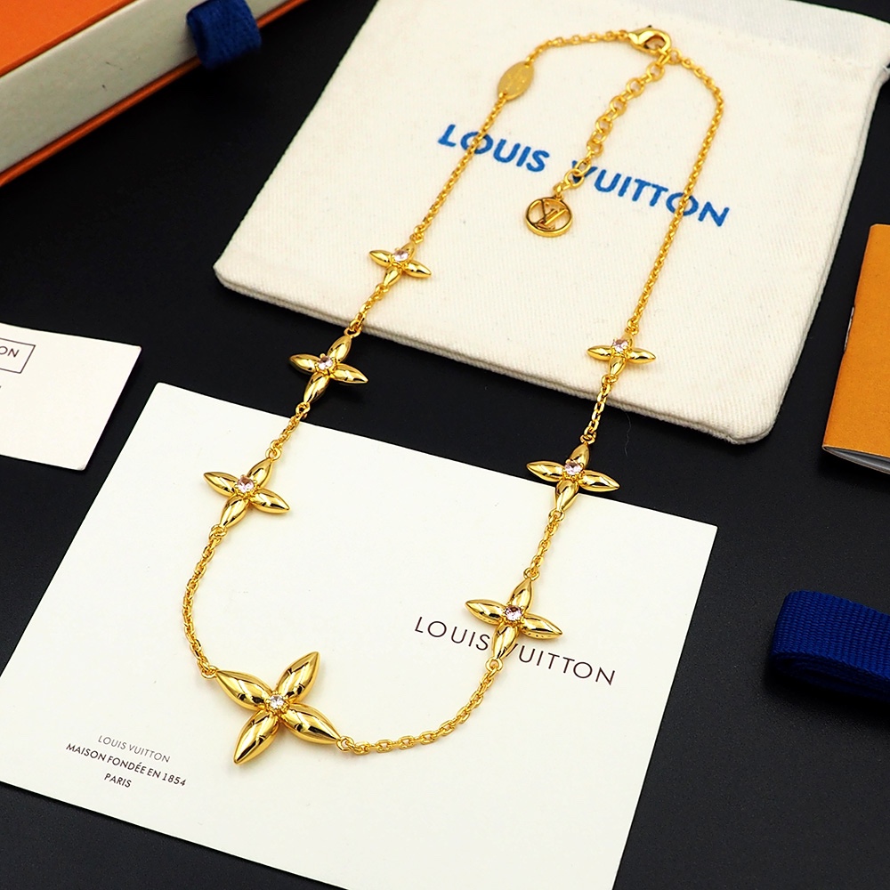 Bagsaaa L0vis Vvtt0n Necklace 01