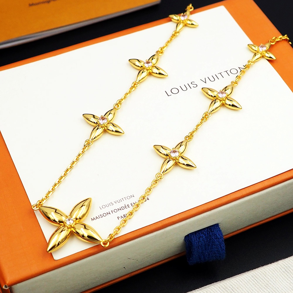 Bagsaaa L0vis Vvtt0n Necklace 01