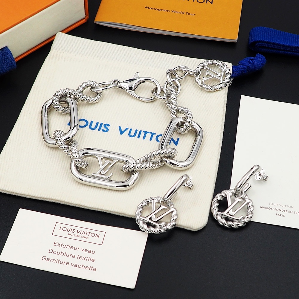 Bagsaaa L0vis Vvtt0n Bracelet 02