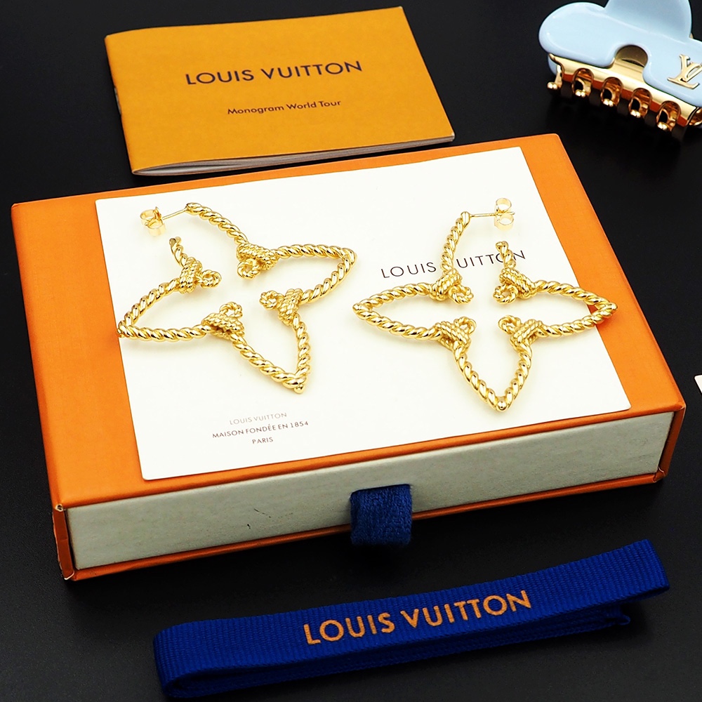 Bagsaaa L0vis Vvtt0n Earrings 01