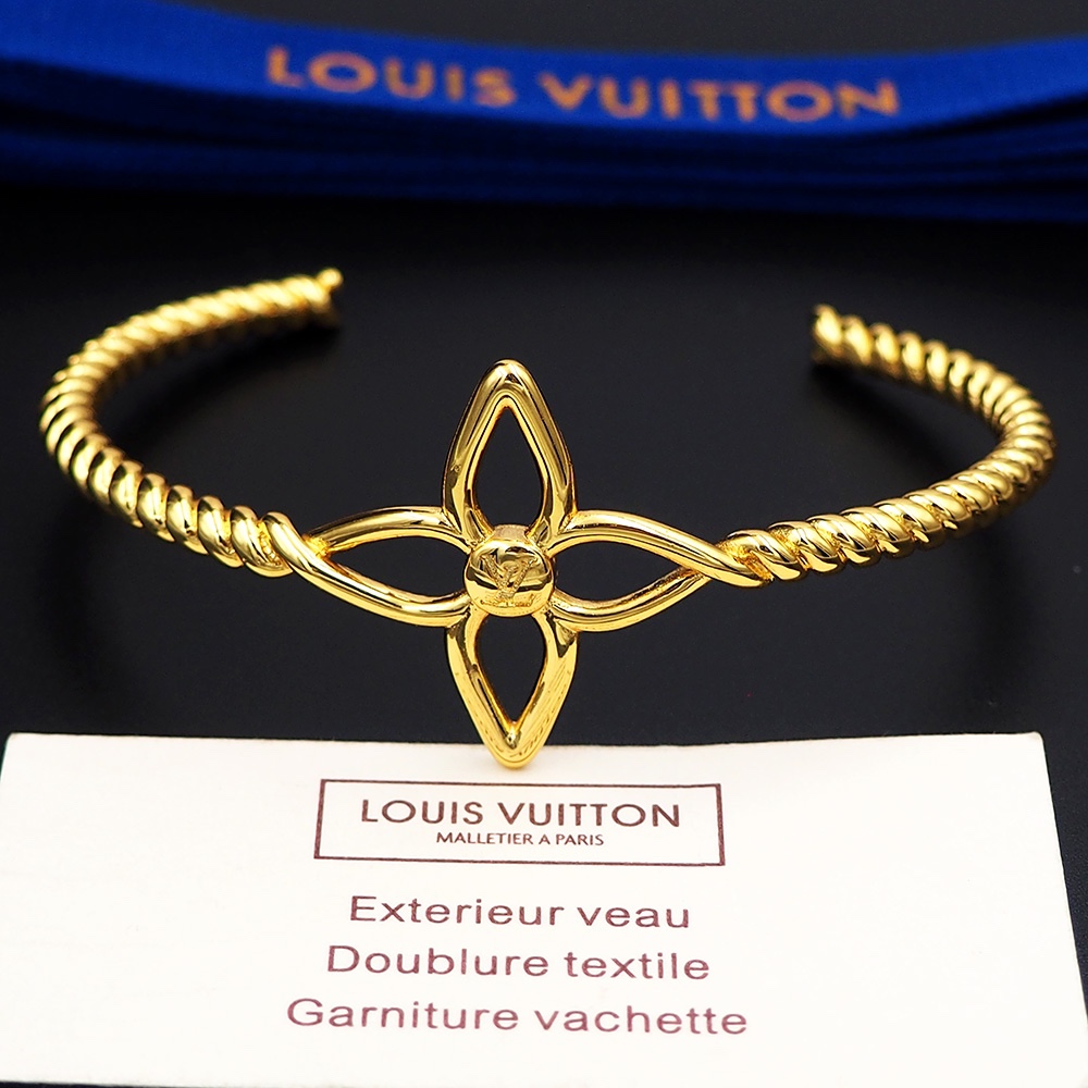 Bagsaaa L0vis Vvtt0n Bracelet 04