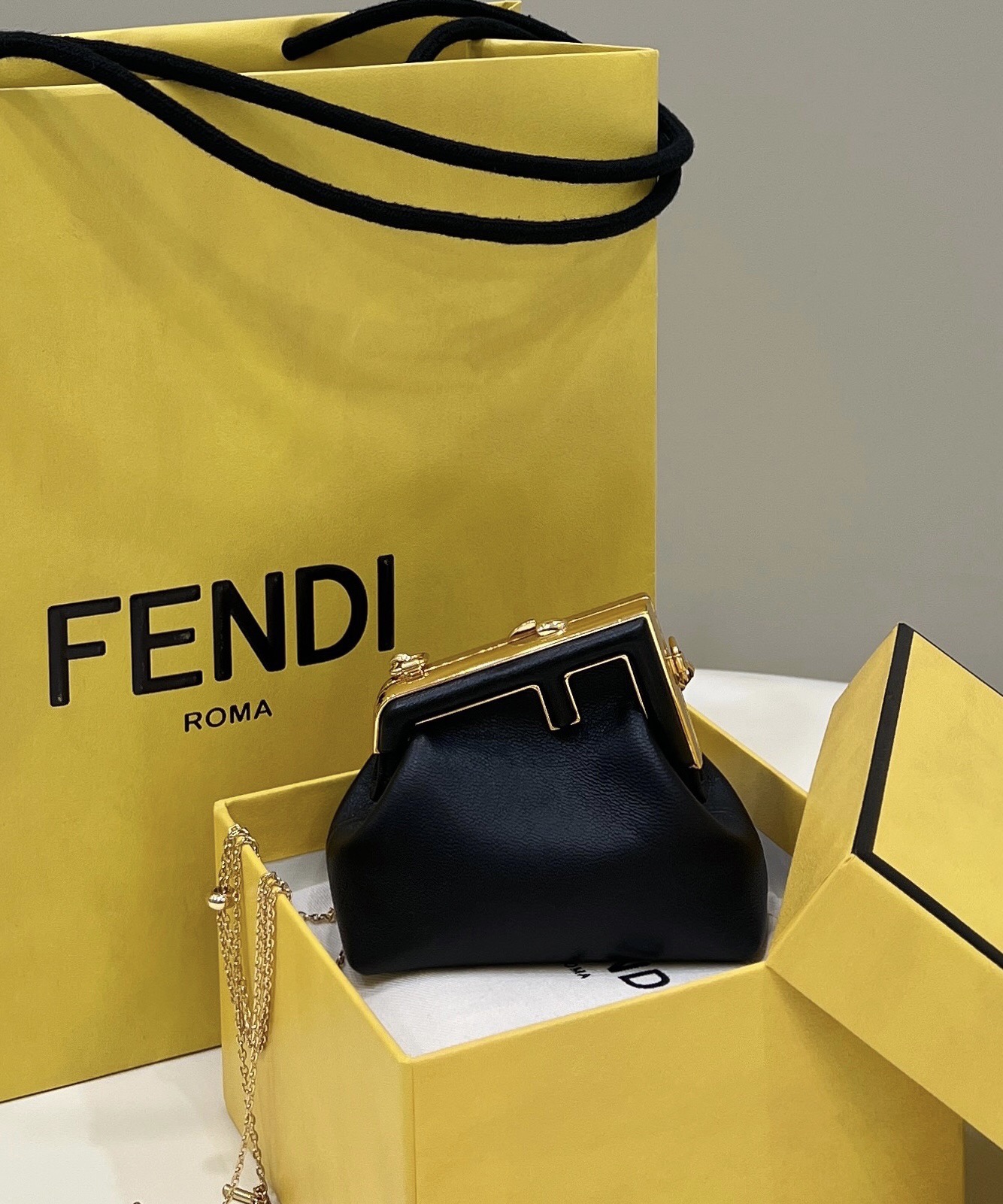 Bagsaaa F**di Shiny Nappa Nano F**di First Bag Charm Black - 11.5cm 