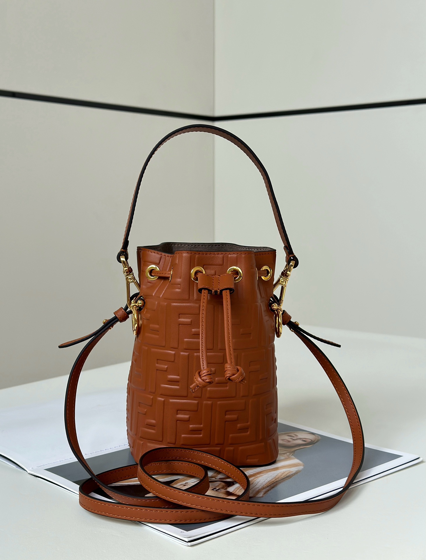 Bagsaaa F**di Mini Mon Tresor FF leather bag brown -18cm