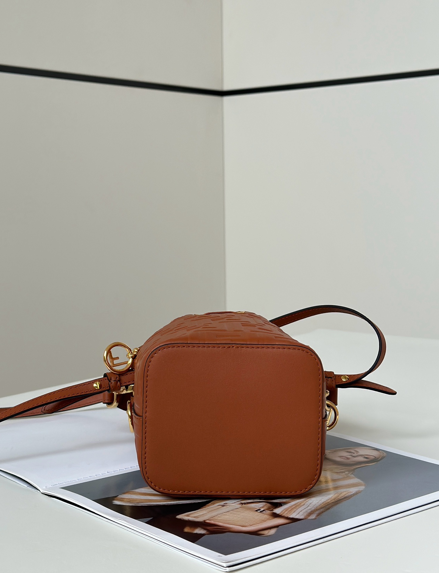 Bagsaaa F**di Mini Mon Tresor FF leather bag brown -18cm