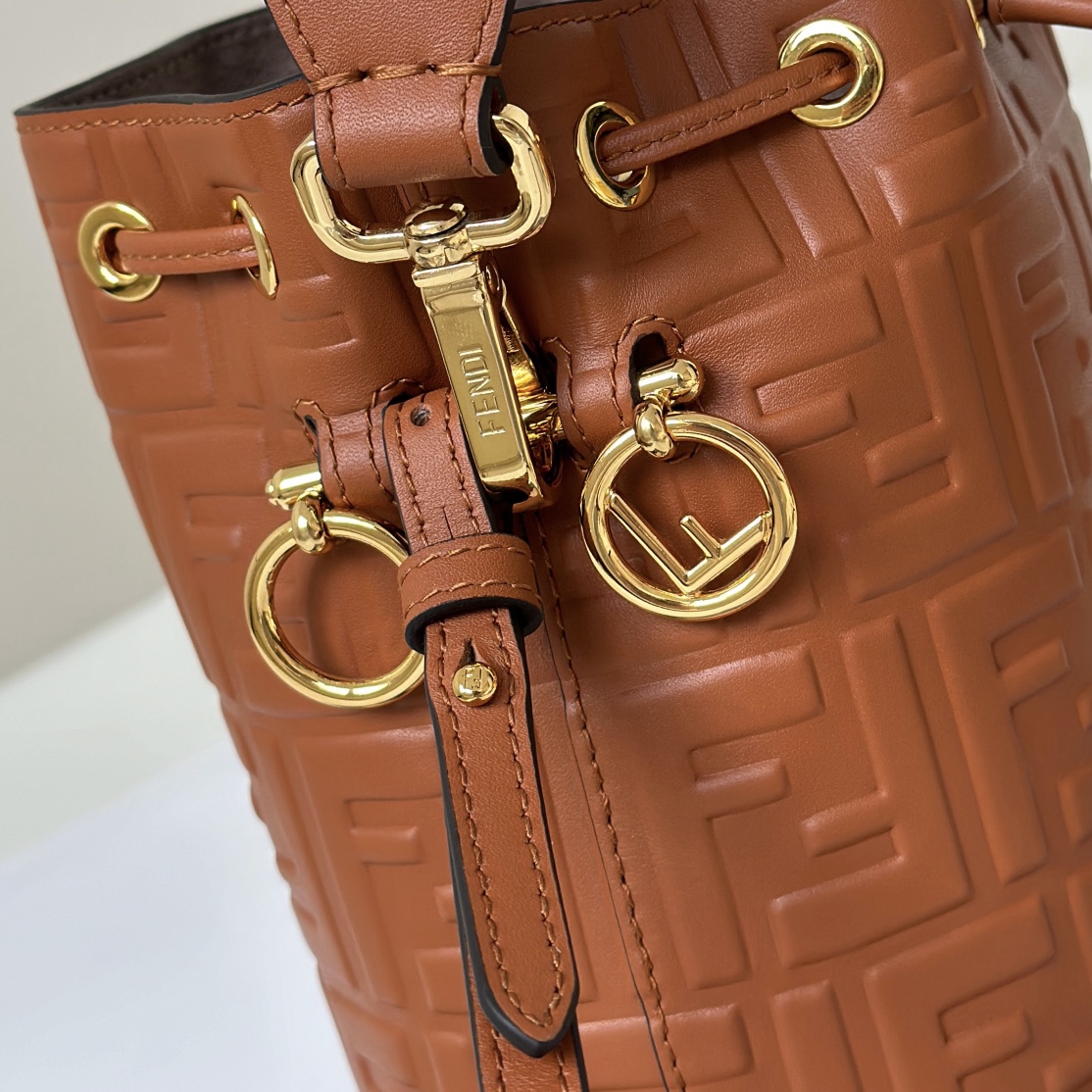 Bagsaaa F**di Mini Mon Tresor FF leather bag brown -18cm