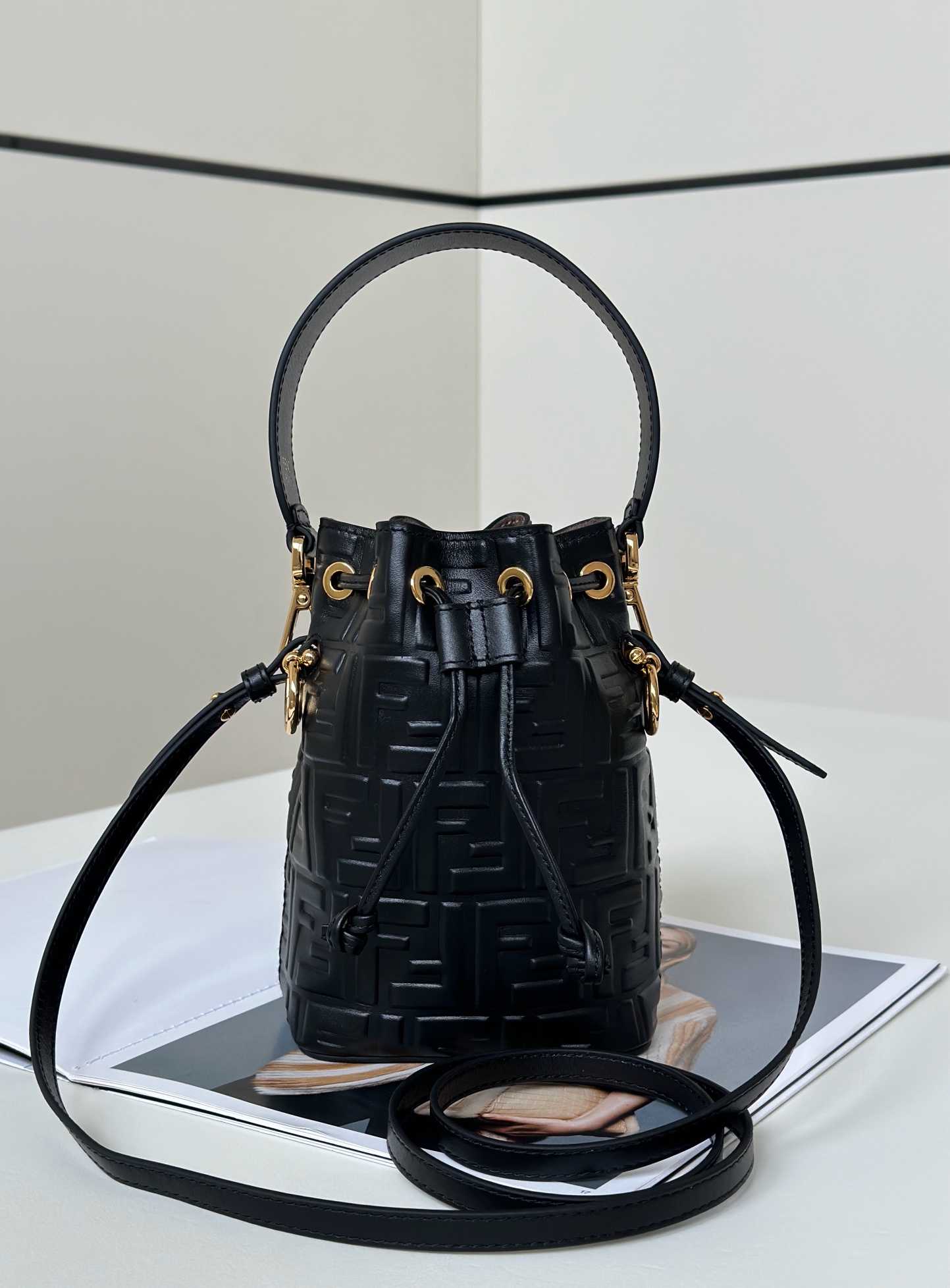Bagsaaa F**di Mini Mon Tresor FF leather bag black - 18cm
